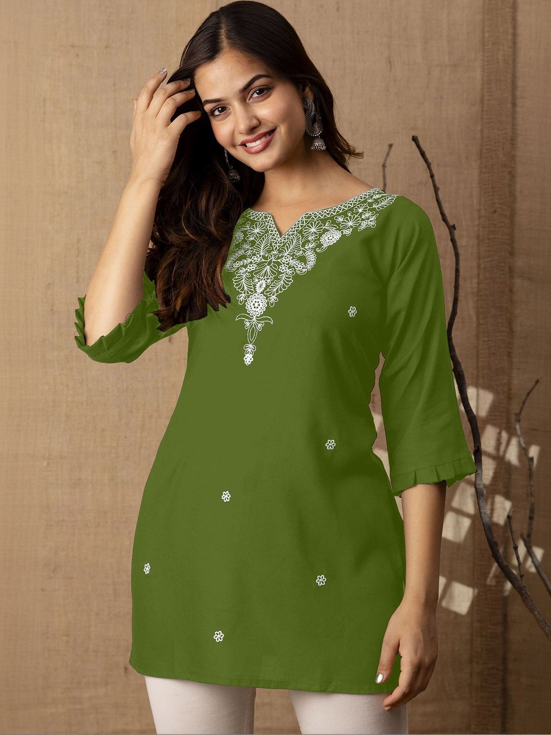 Sehrish Store Embroidered V-Neck Chikankari Chikankari Kurti