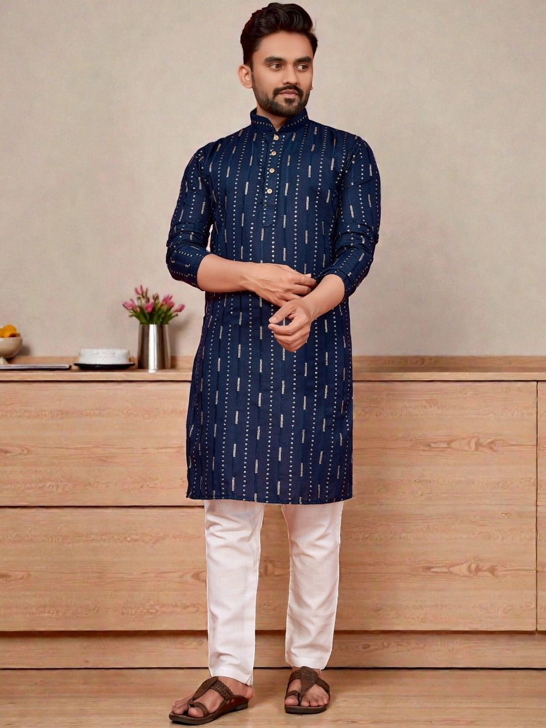 MAITHILI CREATION Men Embroidered Sequinned Kurta