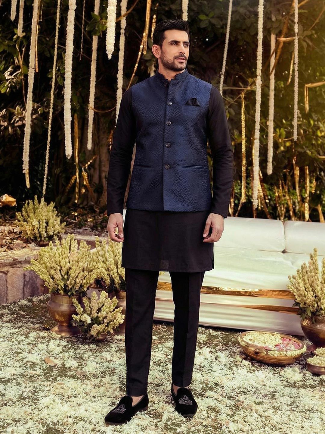 KISAH Men Textured Zari  Regular Fit Nehru Jacket