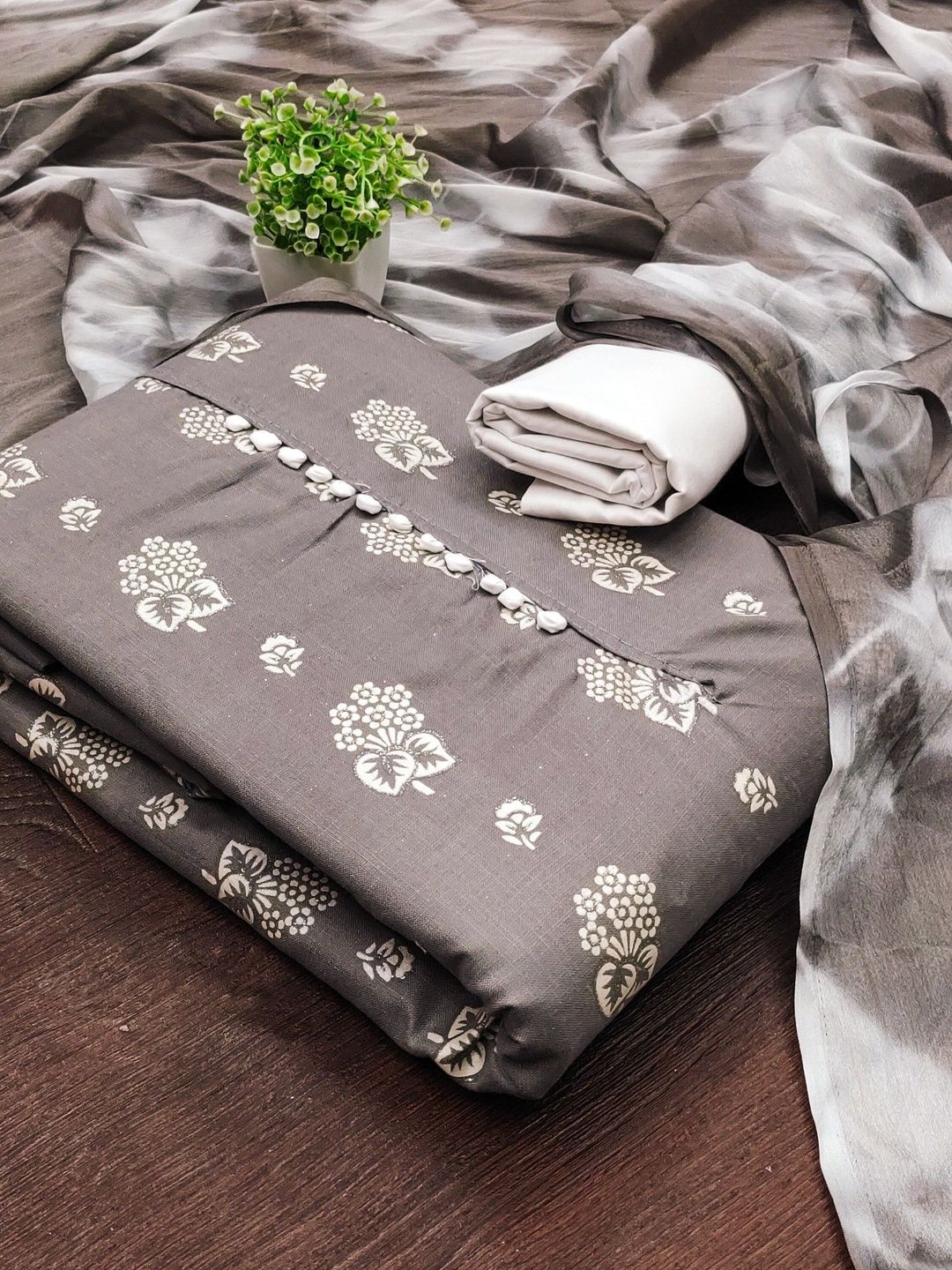 Dhaaga Ghar Printed Unstitched Dress Material