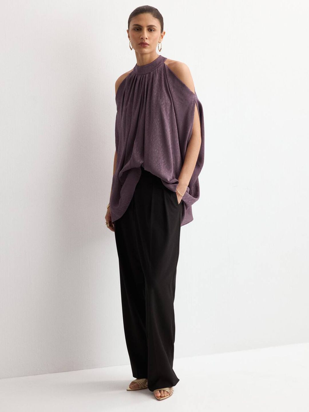 Halter Neck Cold-Shoulder Sleeves A-Line Top
