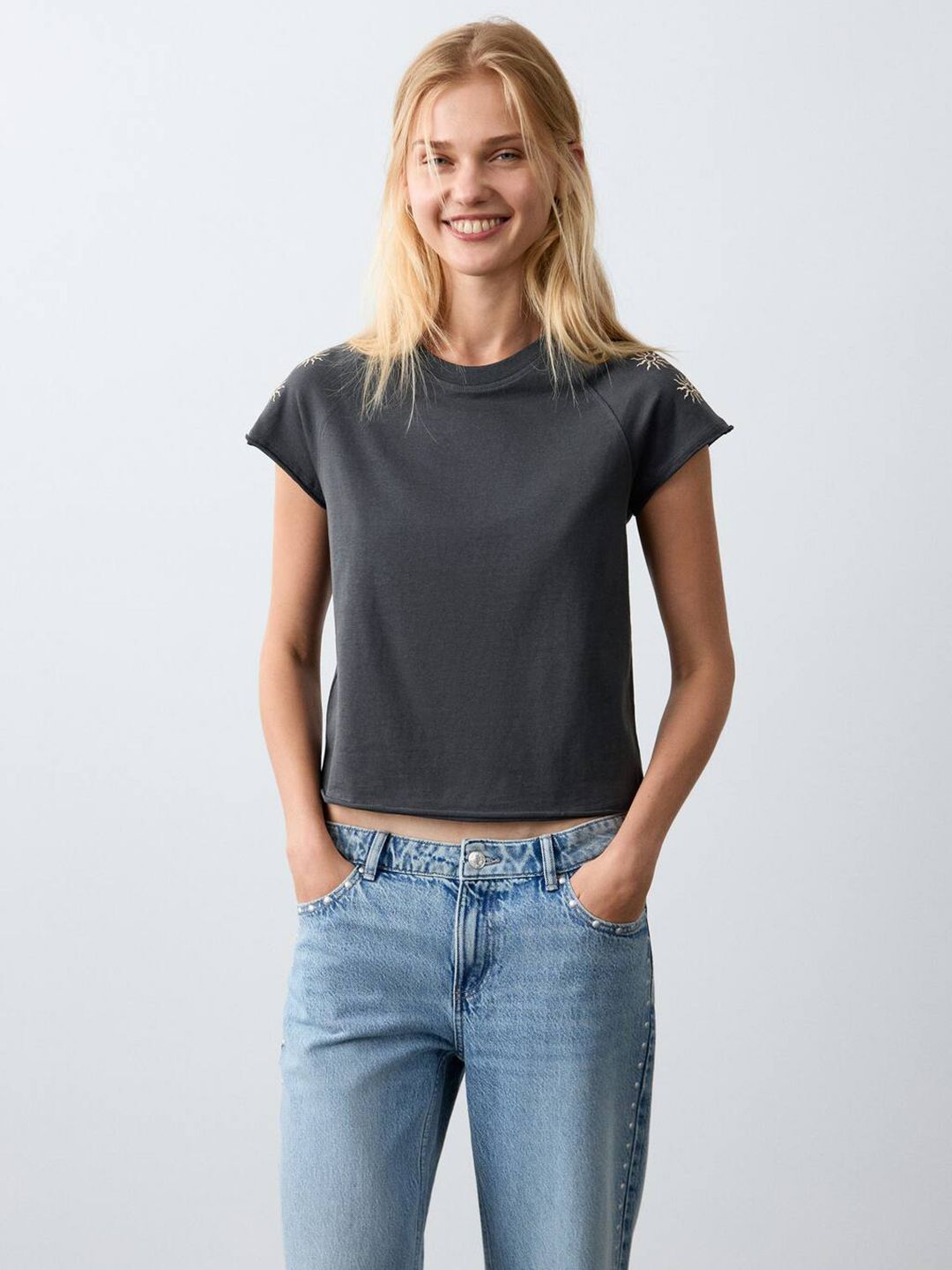 Raglan Sleeves Embroidered T-shirt