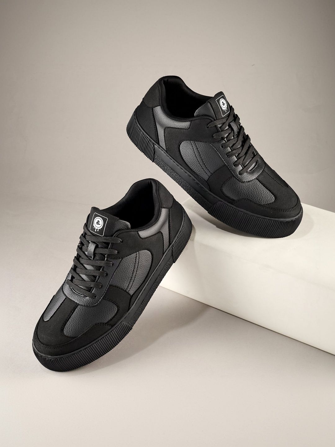 Duke Duke Men Textured PU Sneakers