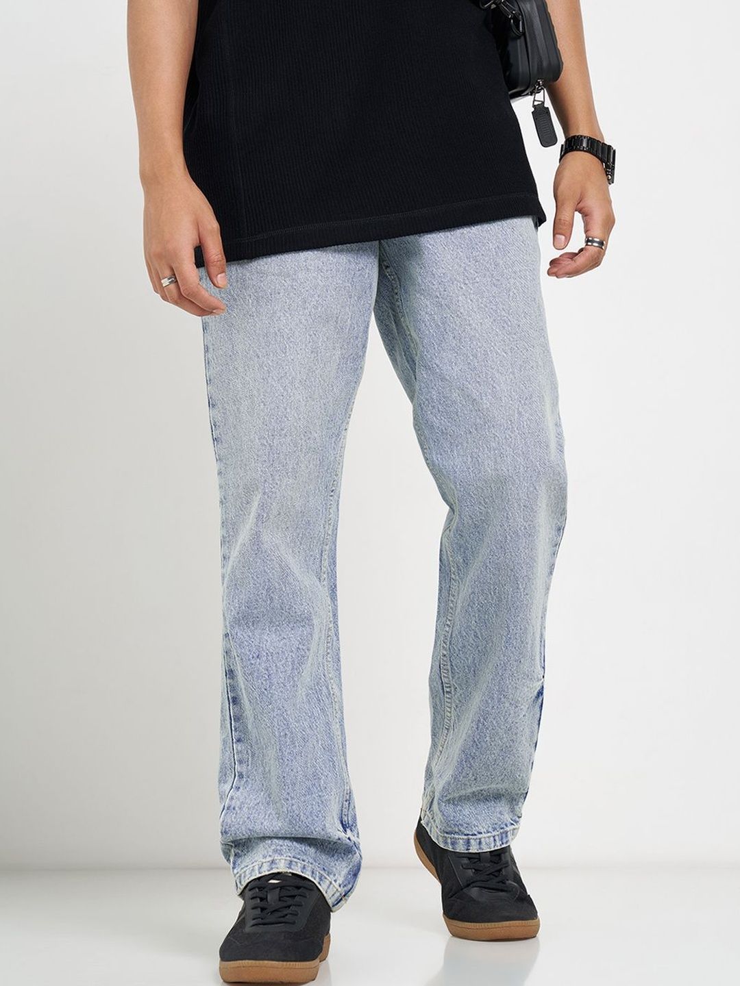 SF JEANS by Pantaloons Men Relaxed Fit Mid-Rise Light Fade Jeans