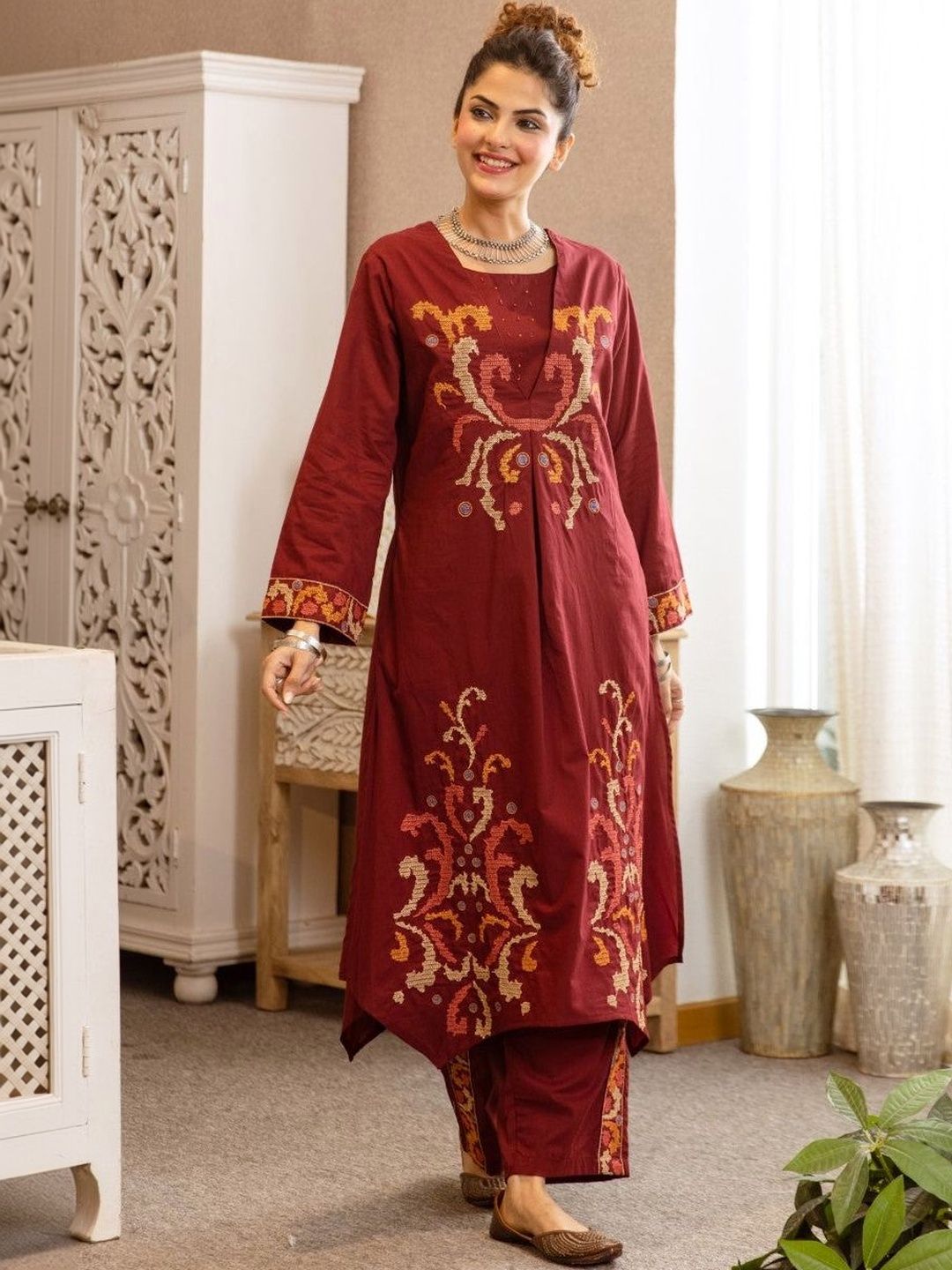 Women Embroidered Kurta with Trousers AUTUMN LANE Women Ethnic Motifs Embroidered Regular Thread Work Pure Cotton Kurta with Trousers
