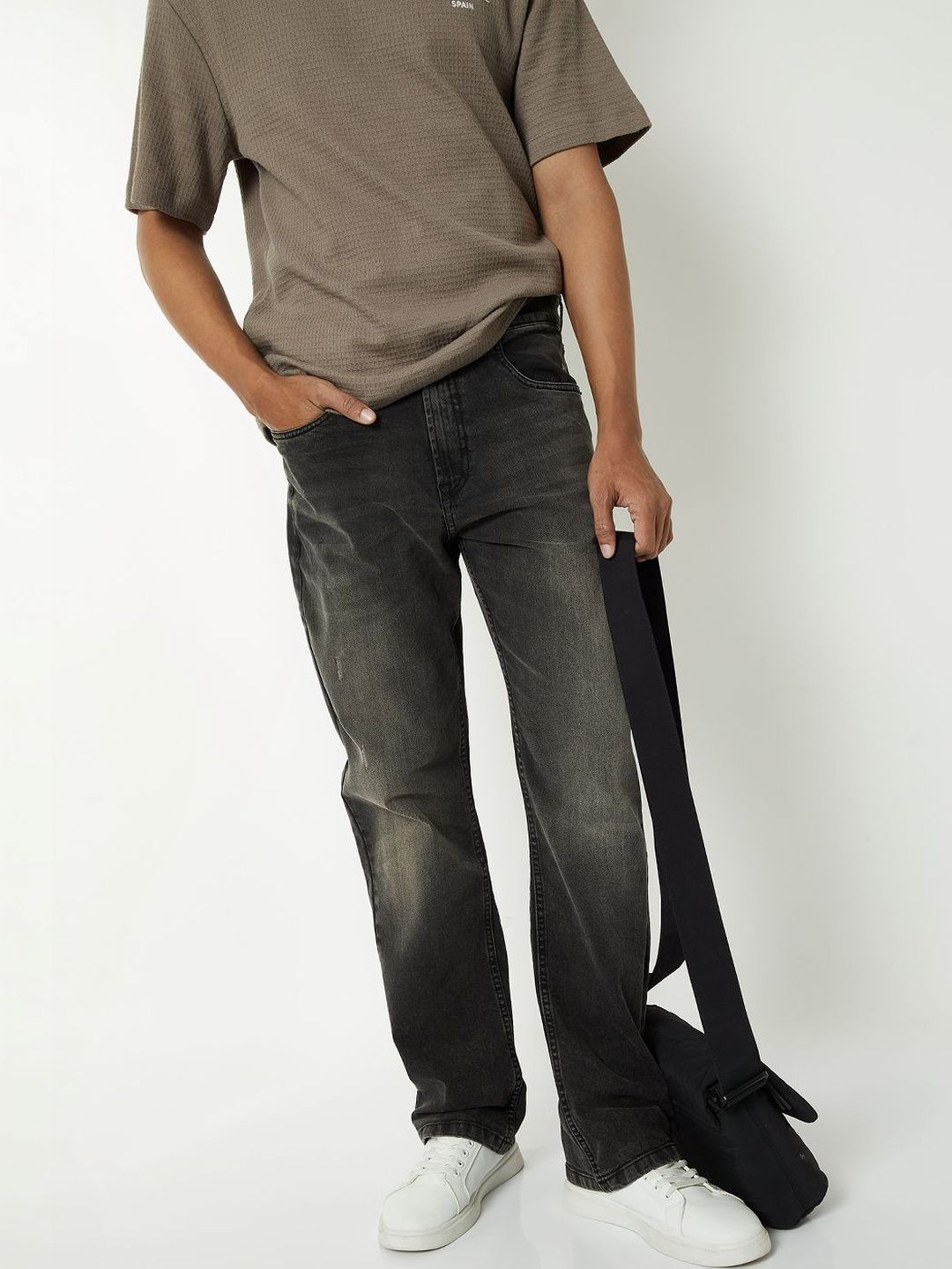 max Men Regular Fit Mid-Rise Light Fade Stretchable Jeans