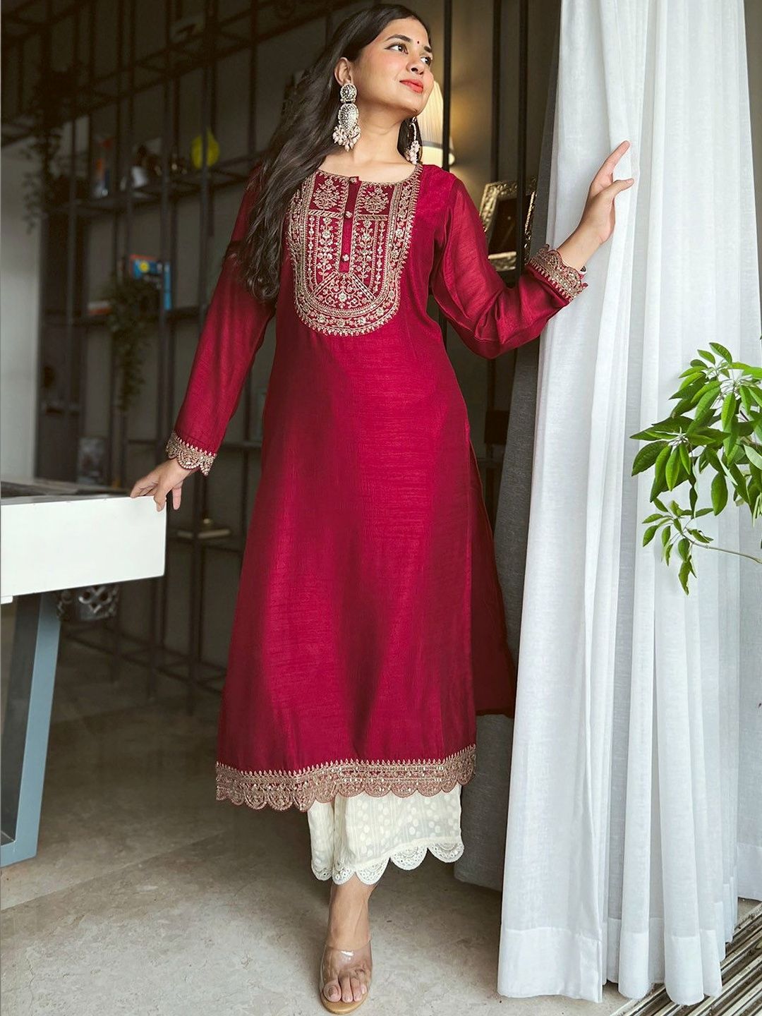 Anushansa Women Ethnic Motifs Embroidered Kurta