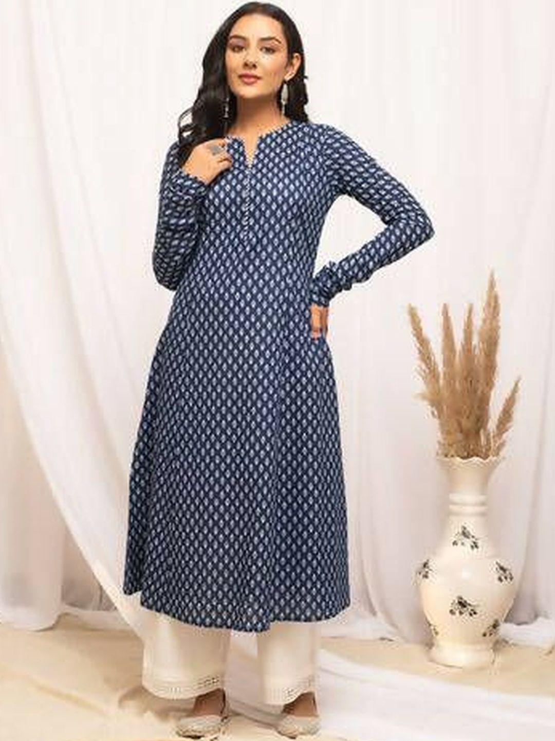 SMIT Printed V-Neck Panelled Kurti