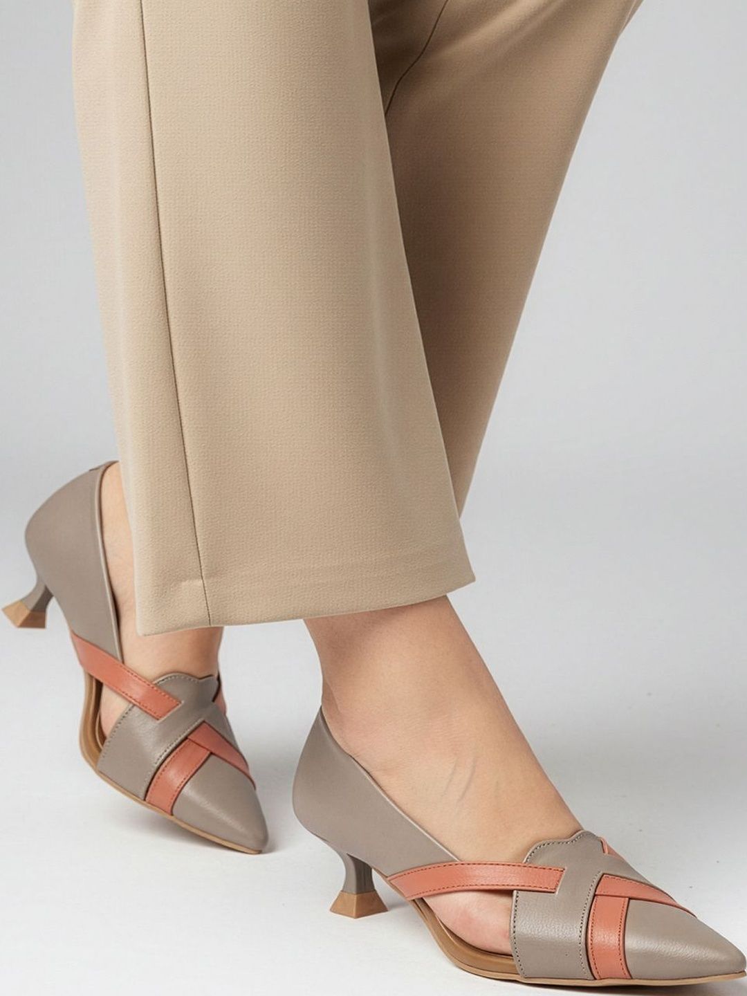 SIRDENILL Colourblocked Work Kitten Pumps
