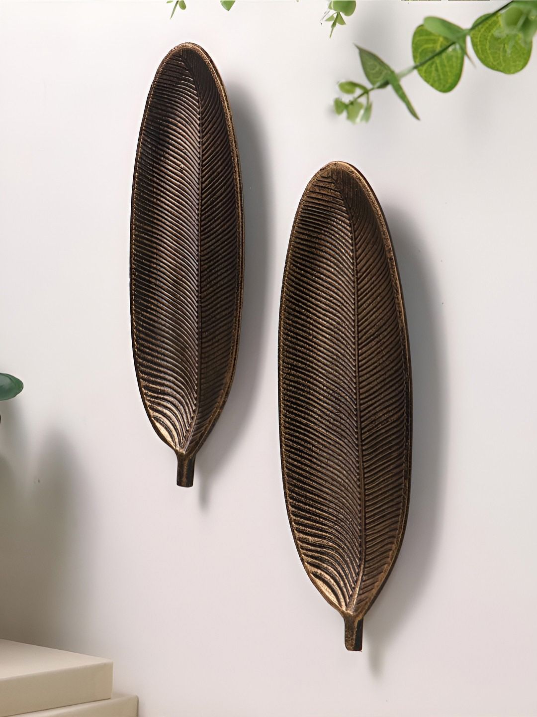 Art Street 2-Pcs Brown Textured Wooden Leaf Shape Wall Plates