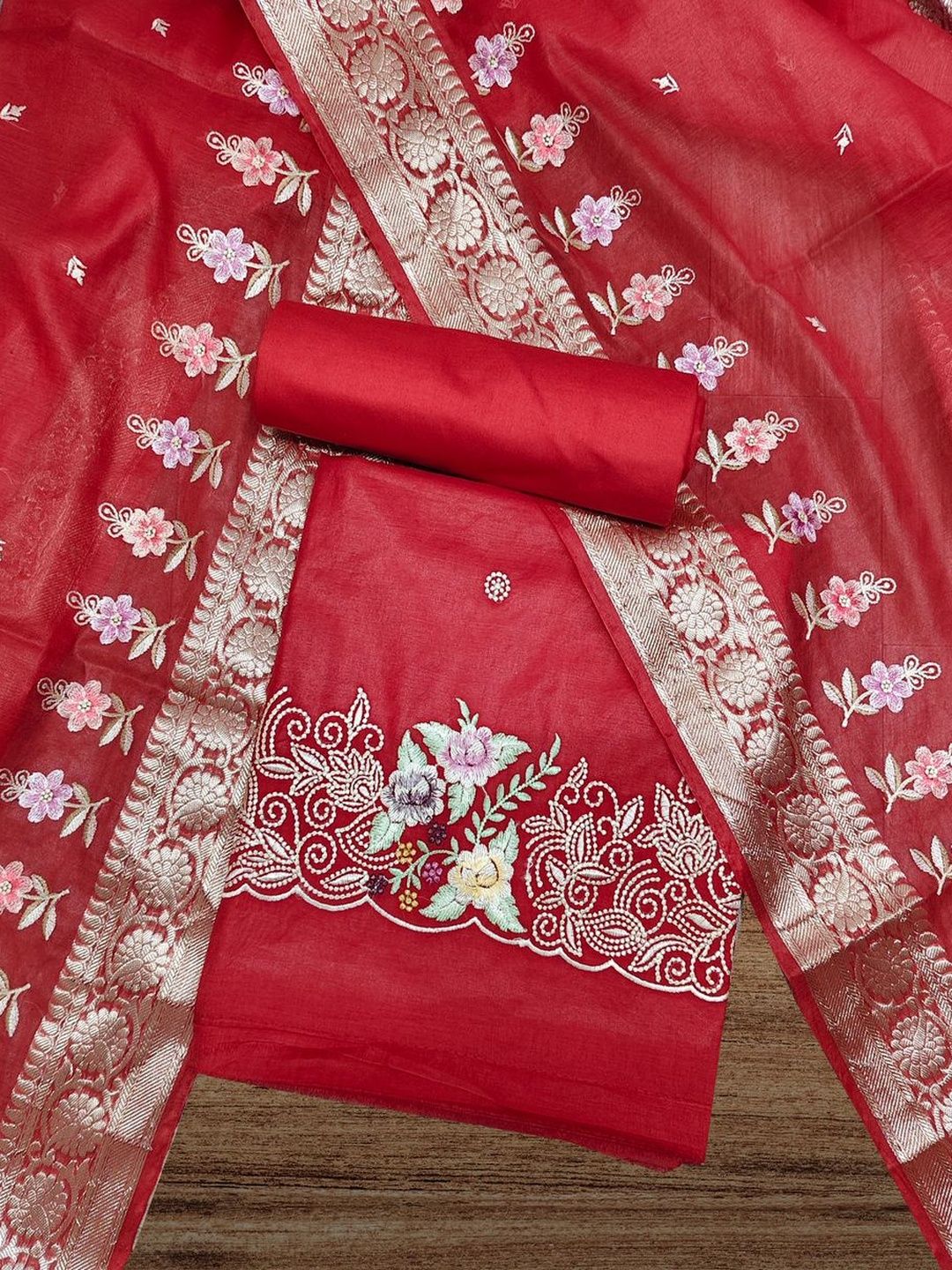 Naveera Embroidered Linen Unstitched Dress Material