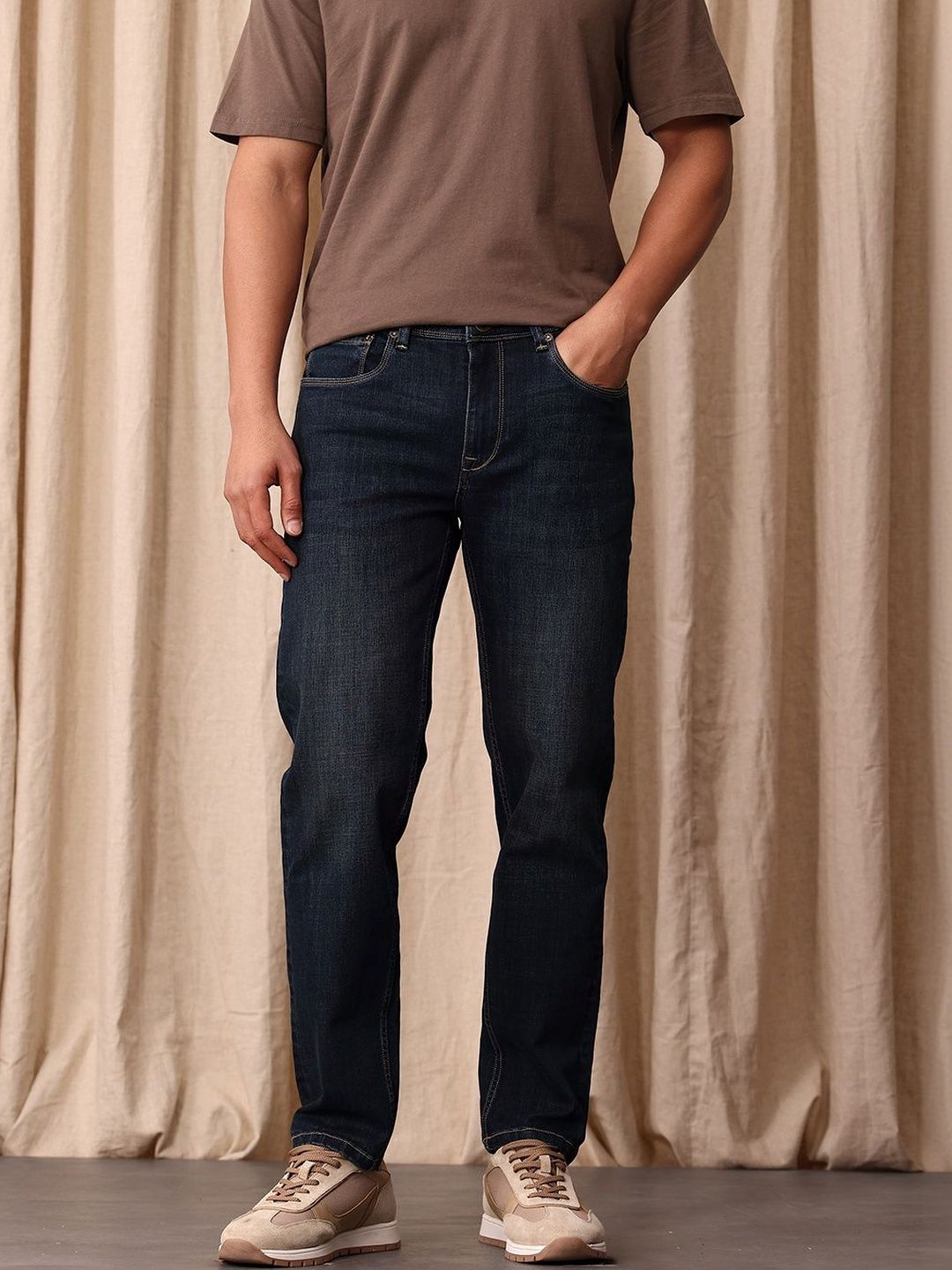 Mr Bowerbird Men Smart Slim Fit Mid-Rise Light Fade Stretchable Jeans