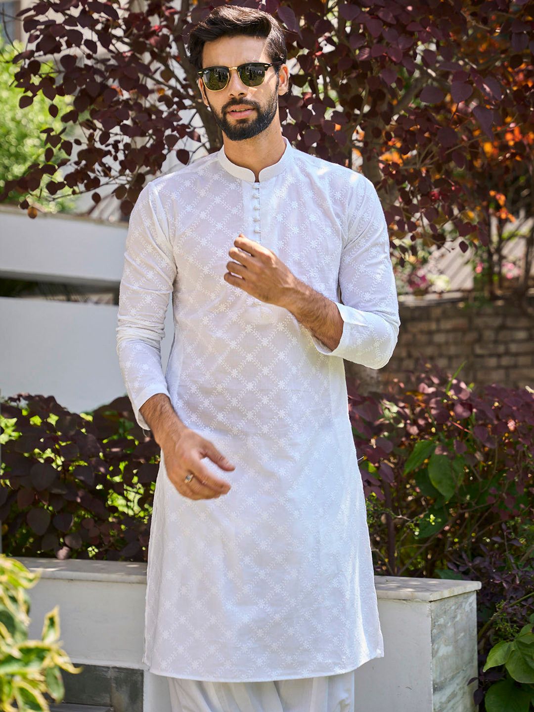 See Designs Men White Chikankari Embroidered Straight Kurta