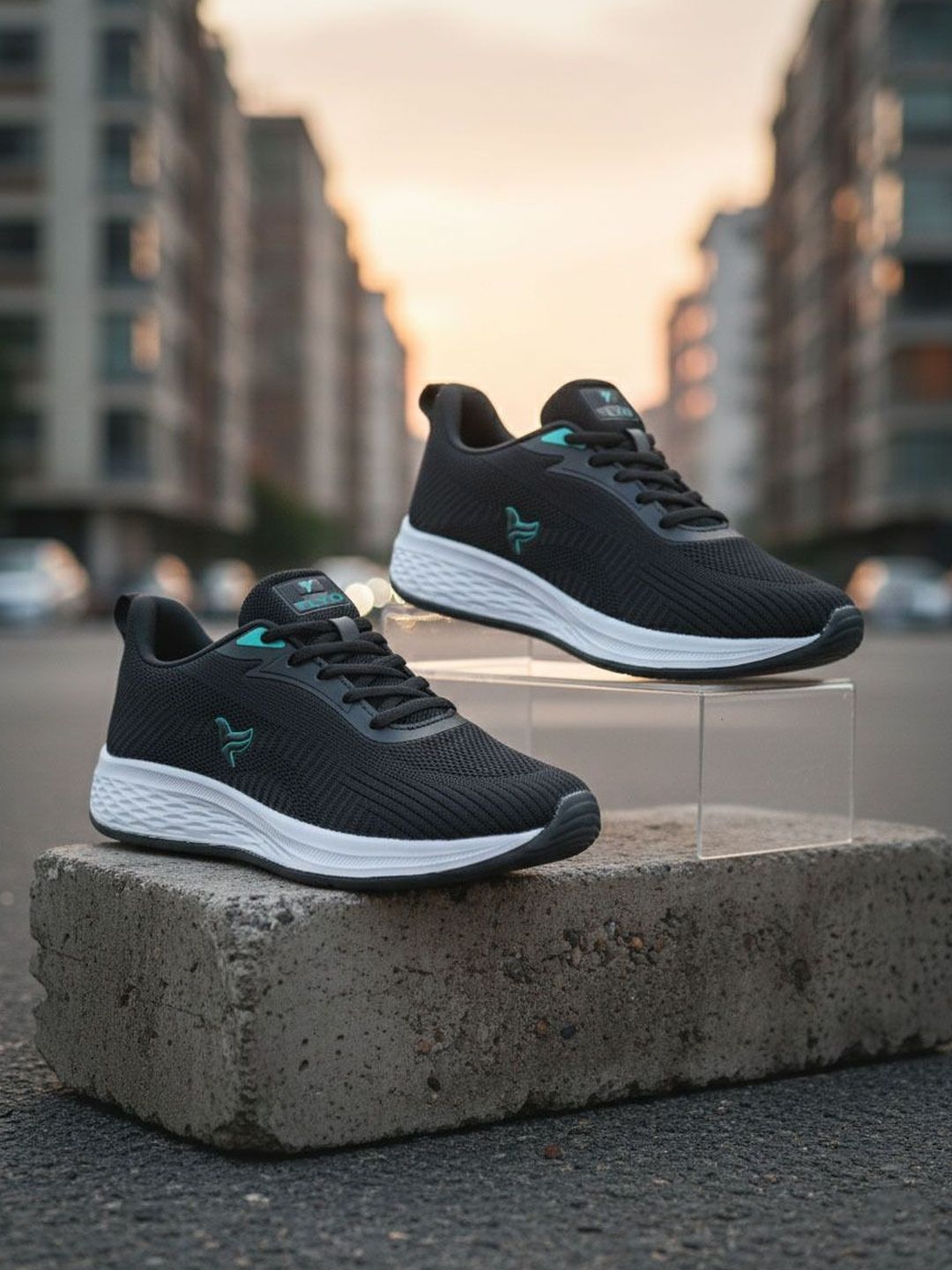 FLYO Men Mesh Running Non-Marking Shoes