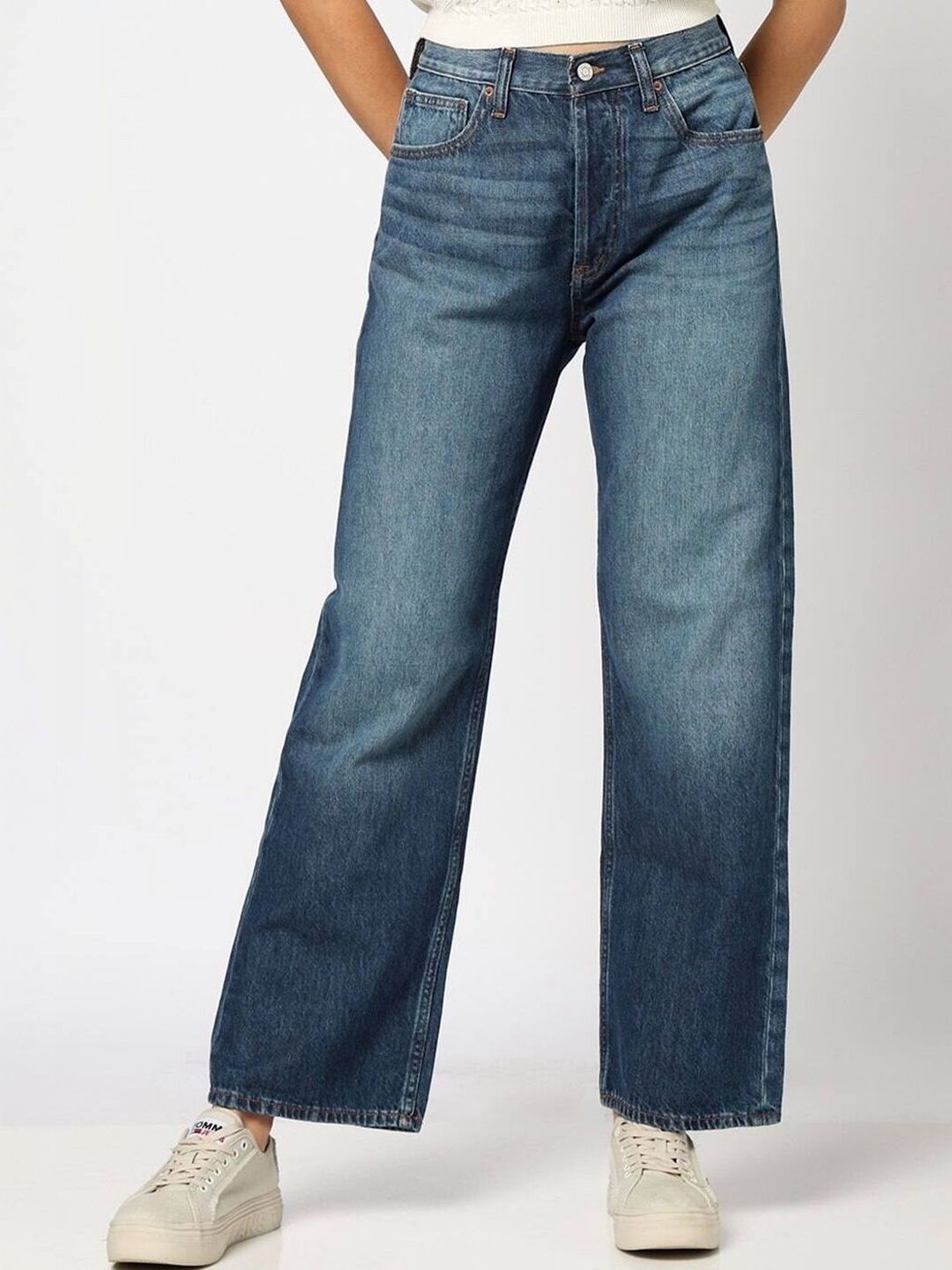 Mid Rise Wide-Leg Jeans