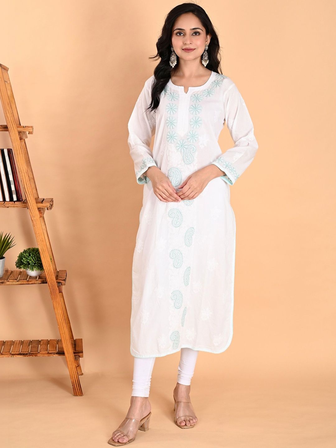 NAZAIRA Floral Embroidered Chikankari Pure Cotton Handloom Chikankari Kurti