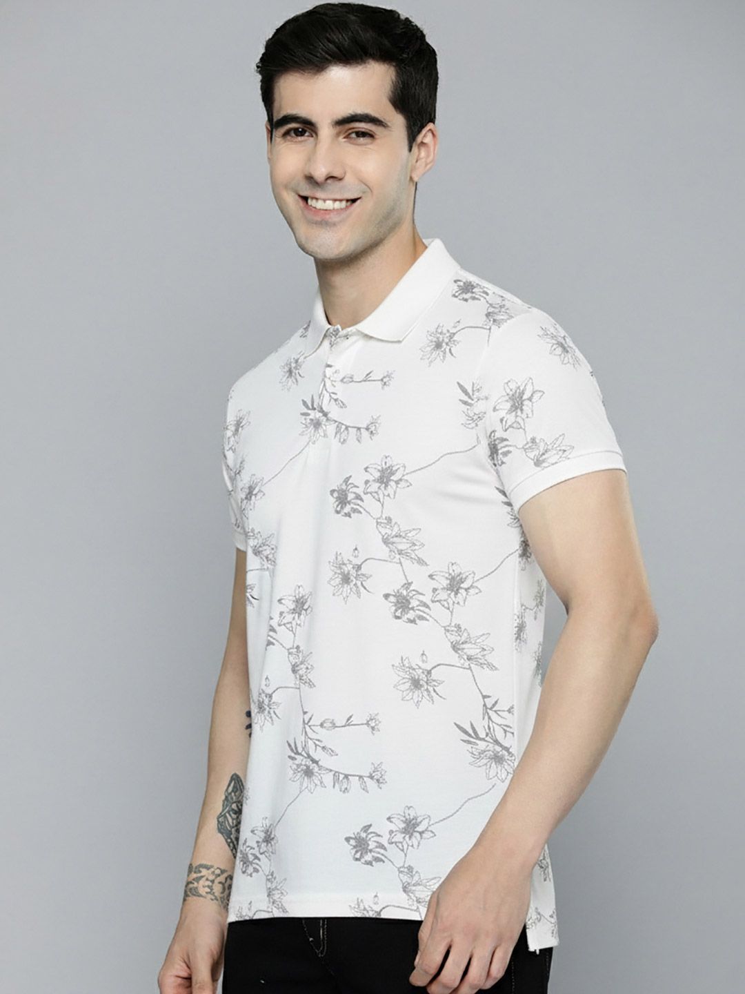 OAKWYN Men Floral Printed Polo Collar T-shirt