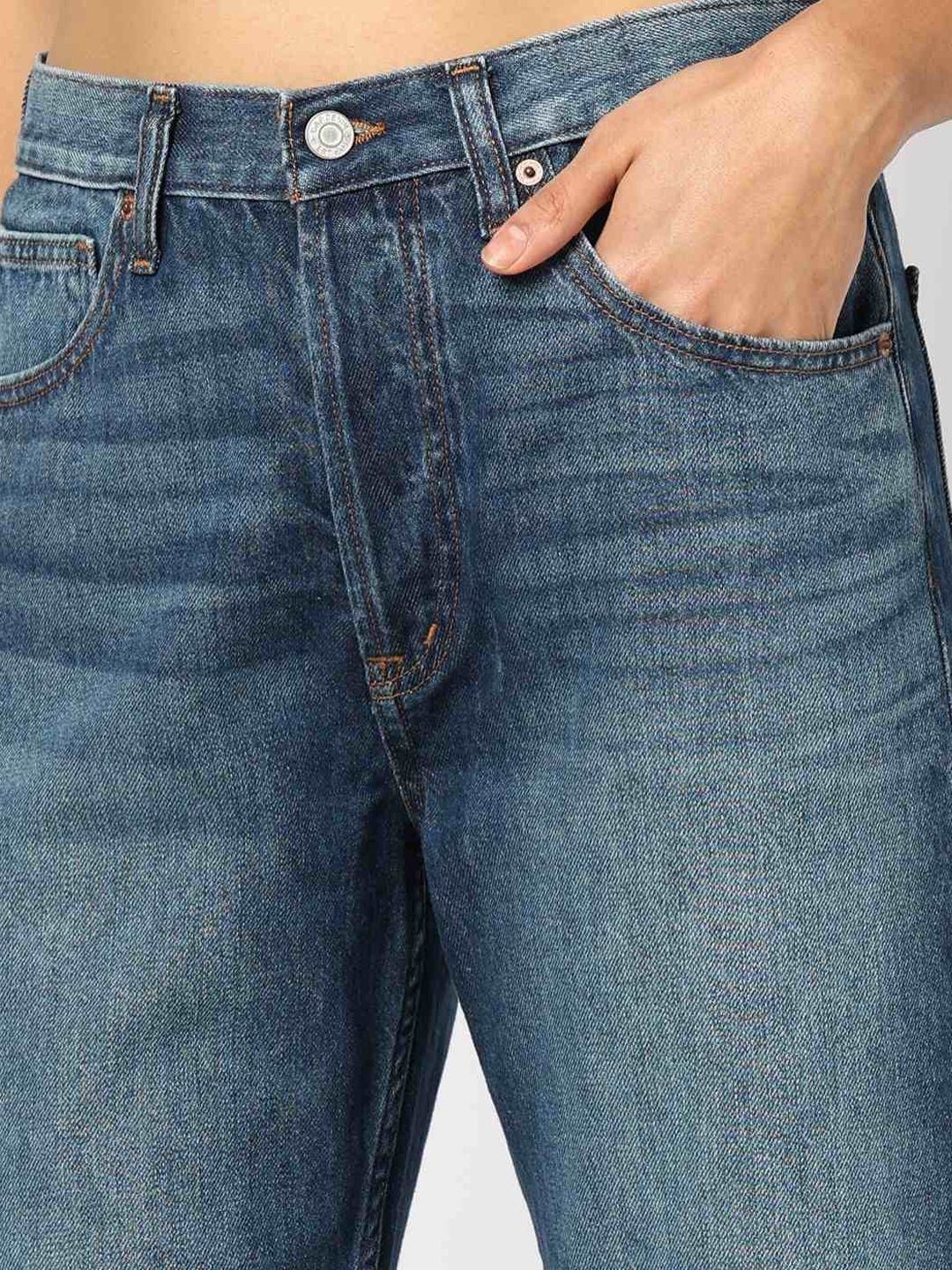 Mid Rise Wide-Leg Jeans