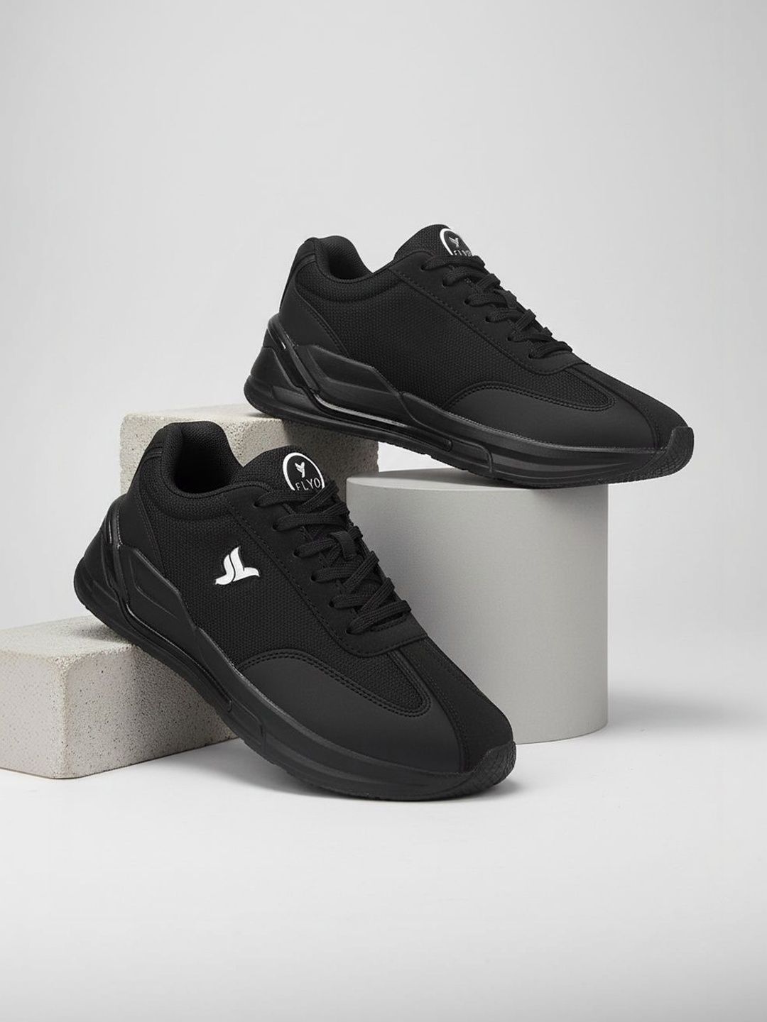FLYO Men Mesh Walking Non-Marking Shoes