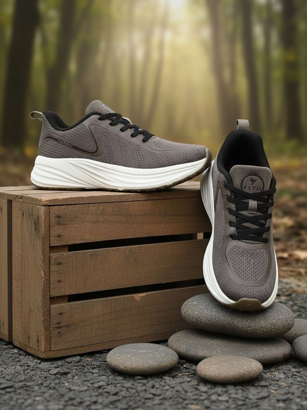 FLYO Men Mesh Running Non-Marking Shoes