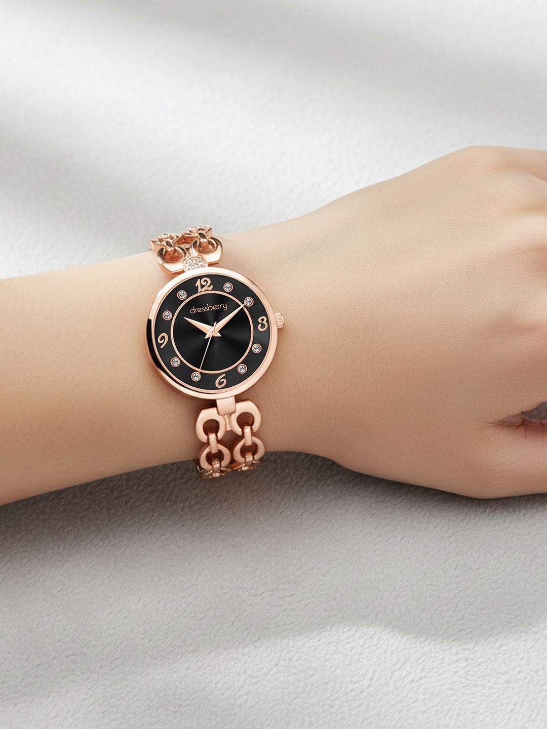 DressBerry Women Dial & Bracelet Style Straps Analogue Watch DB-048-BLACK