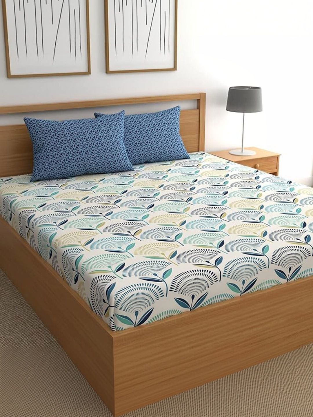 NeLeo Off White & White Floral 300 TC Bedsheet with 2 Pillow Covers