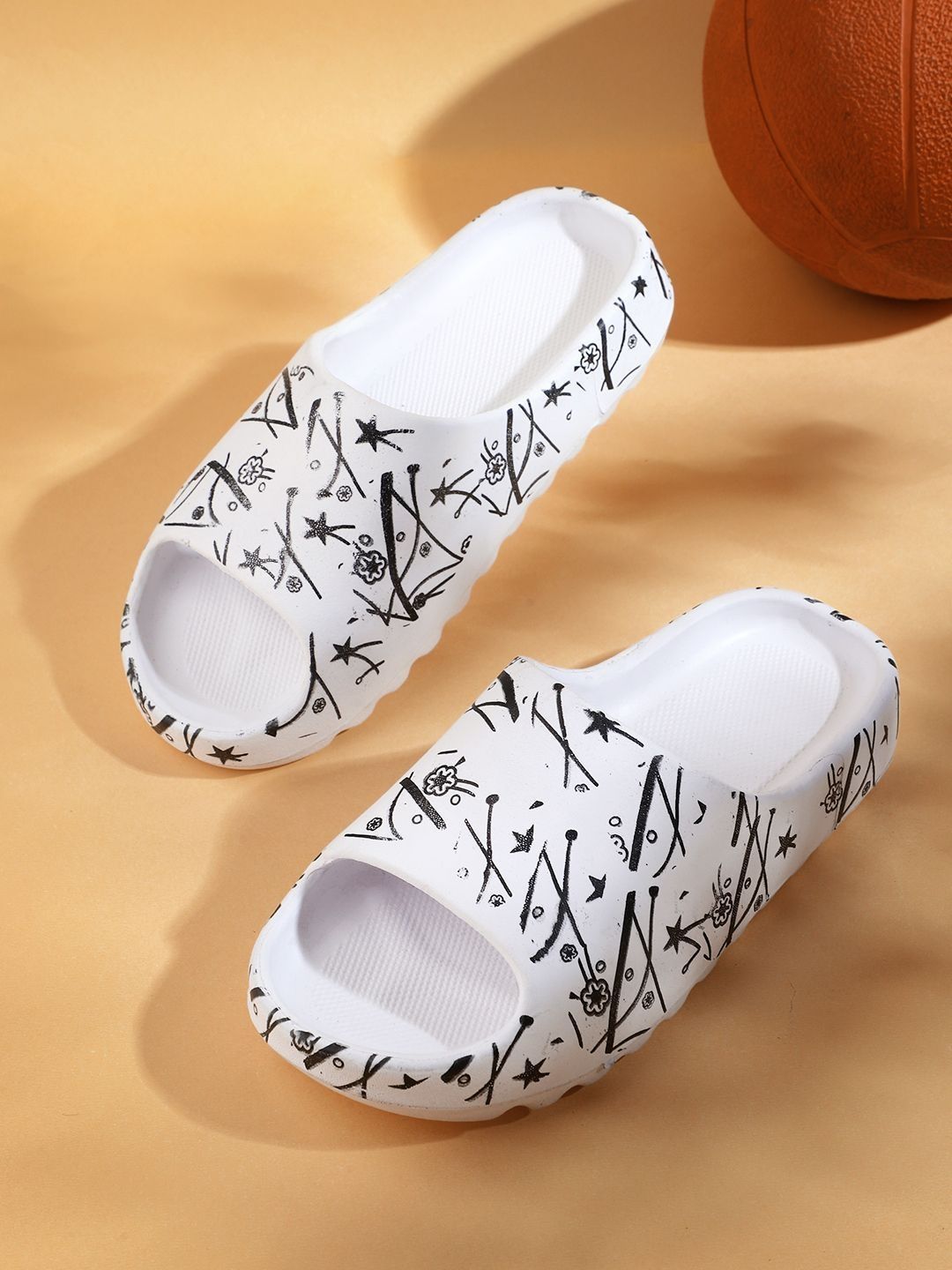 Pampy Angel Men Set Of 2 Printed Clogs
