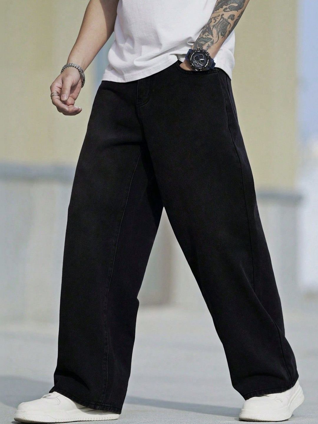 MASTERLY WEFT Men Mid-Rise Light Fade Stretchable Jeans