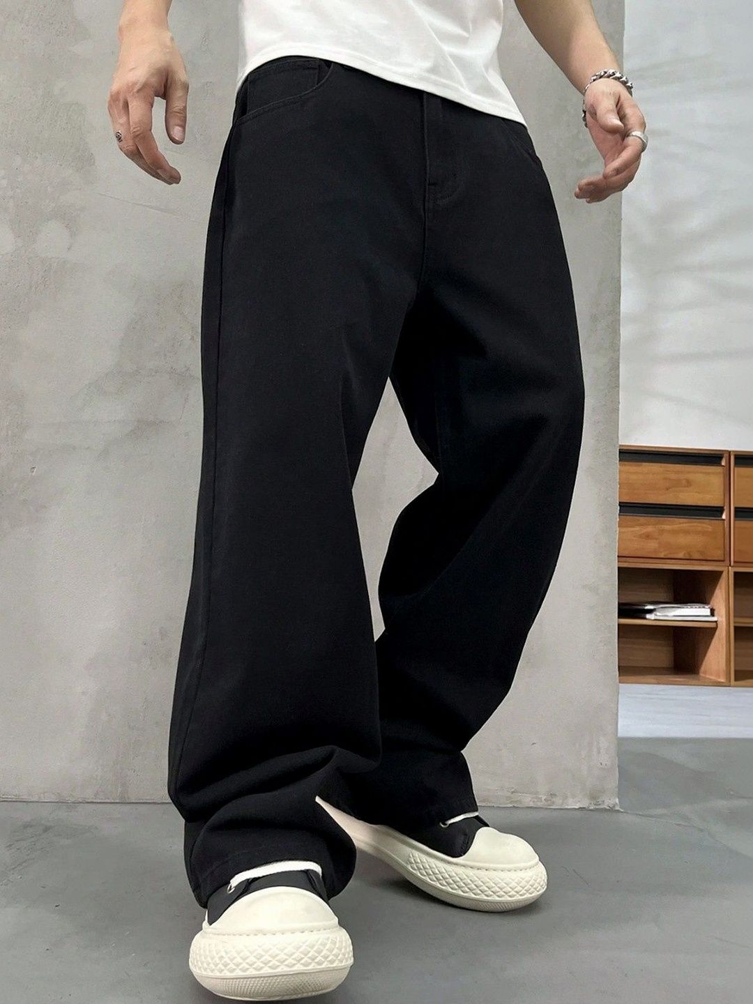 MASTERLY WEFT Men Mid-Rise Stretchable Jeans
