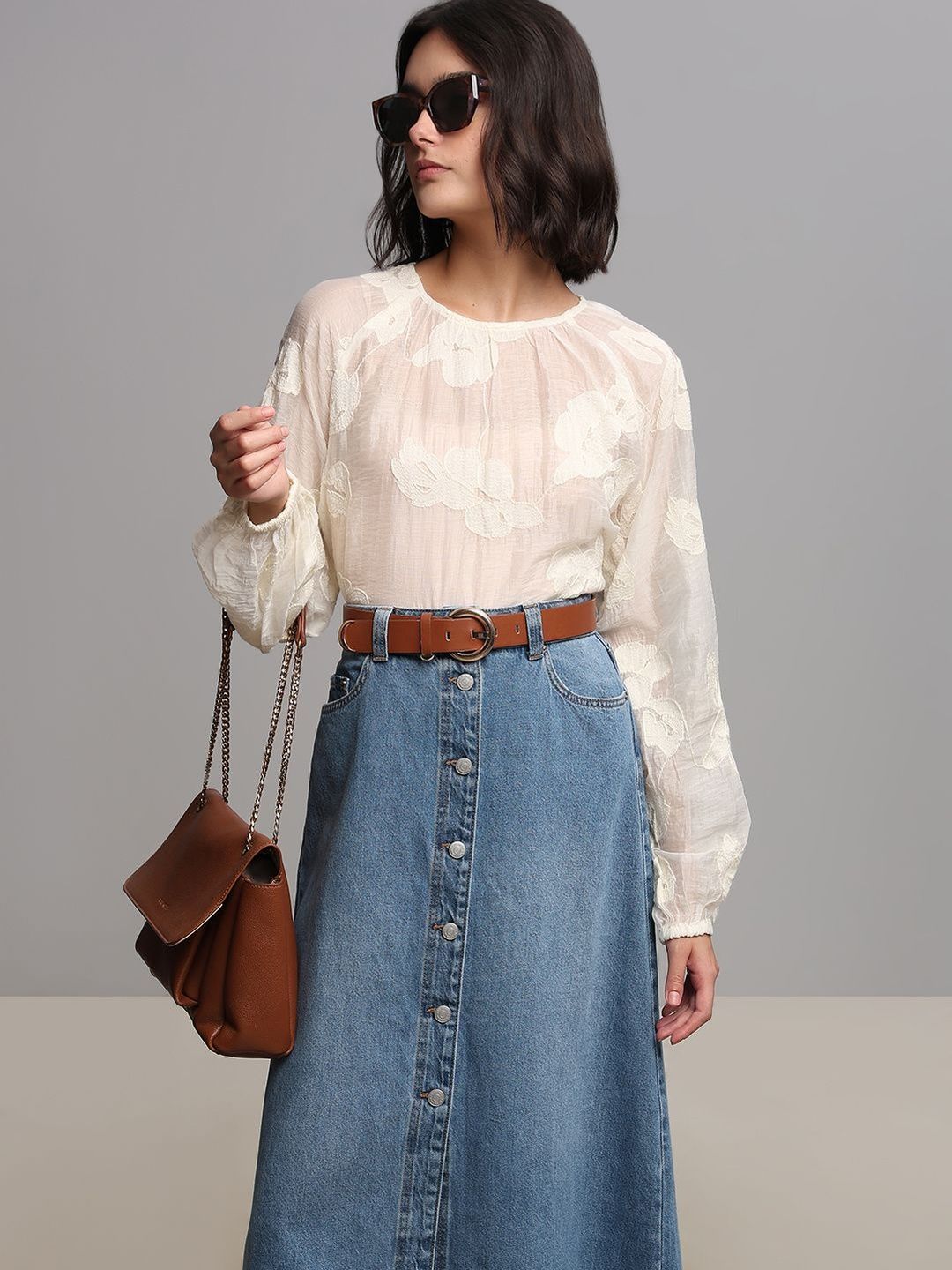Vero Moda Vero Moda Floral Embroidered Top