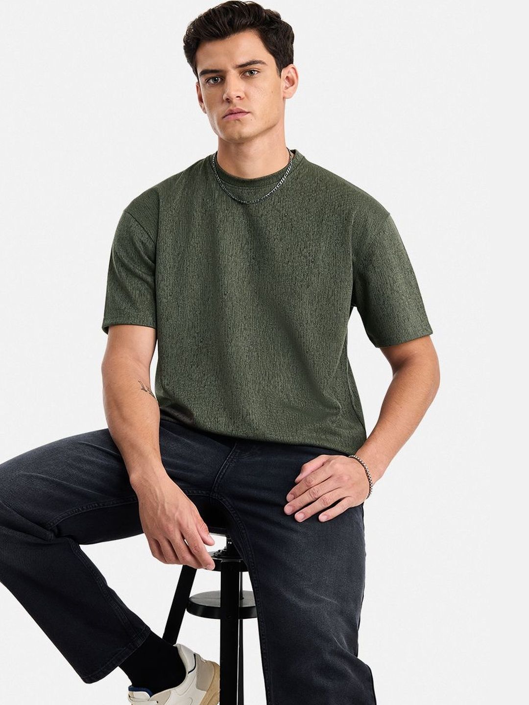 Snitch Men Drop-Shoulder Sleeves T-shirt