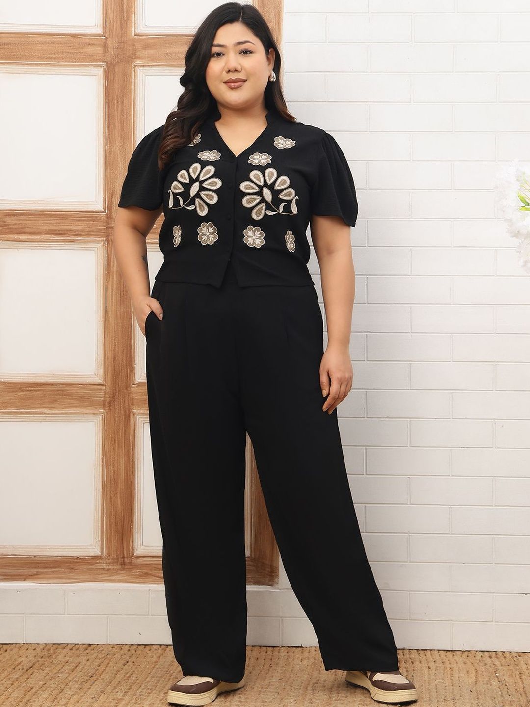 JAKANARY Embroidered Top with Trousers
