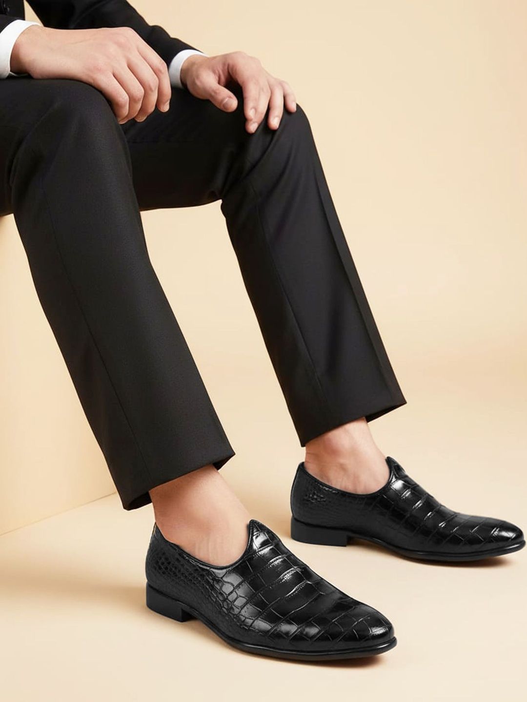House of Pataudi Men Textured   Formal Slip On