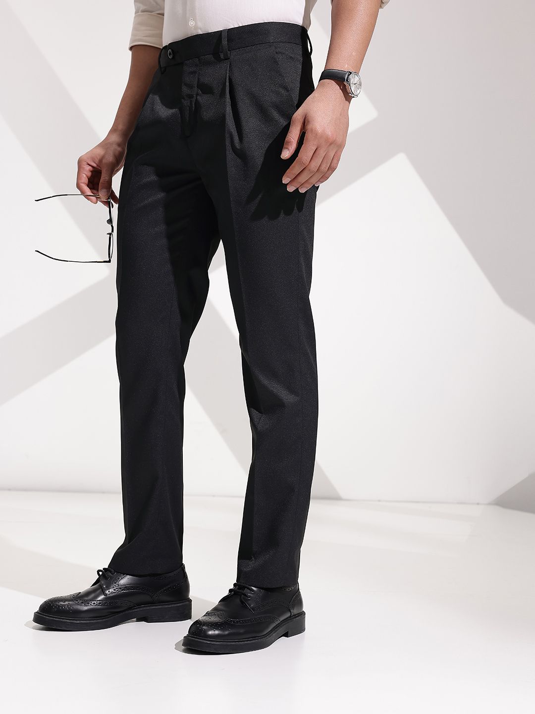 INVICTUS Men Textured Pleated Formal Trousers