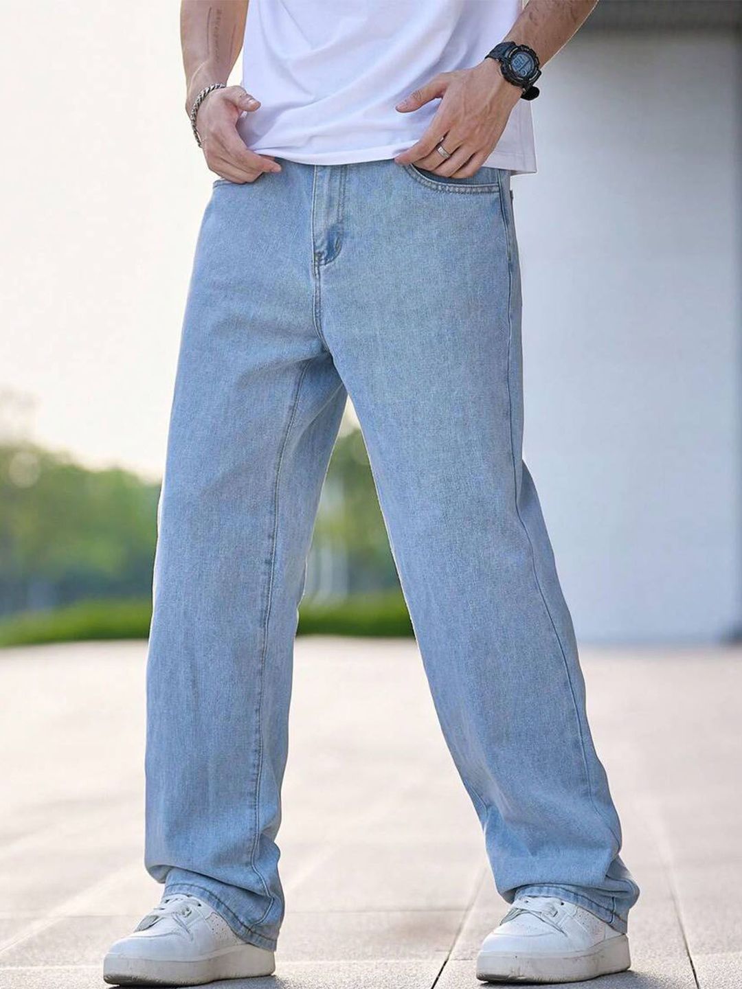 AUSK Men Loose Regular Fit Mid-Rise Light Fade Stretchable Jeans