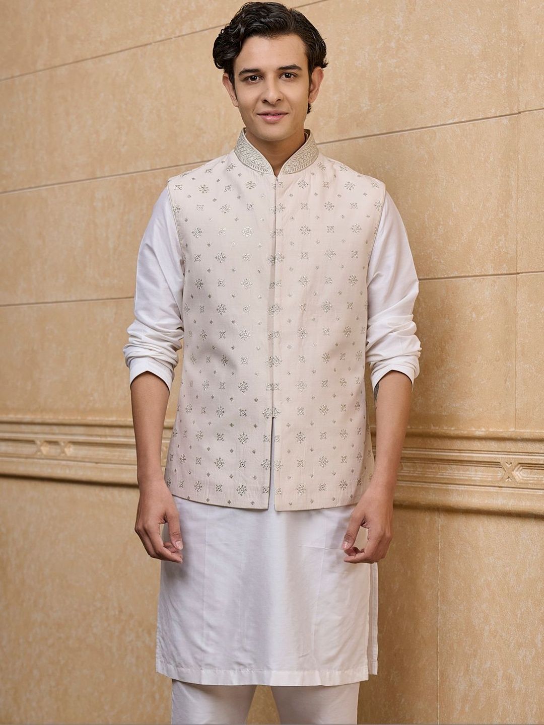 Tasva Embroidered Woven Bundi