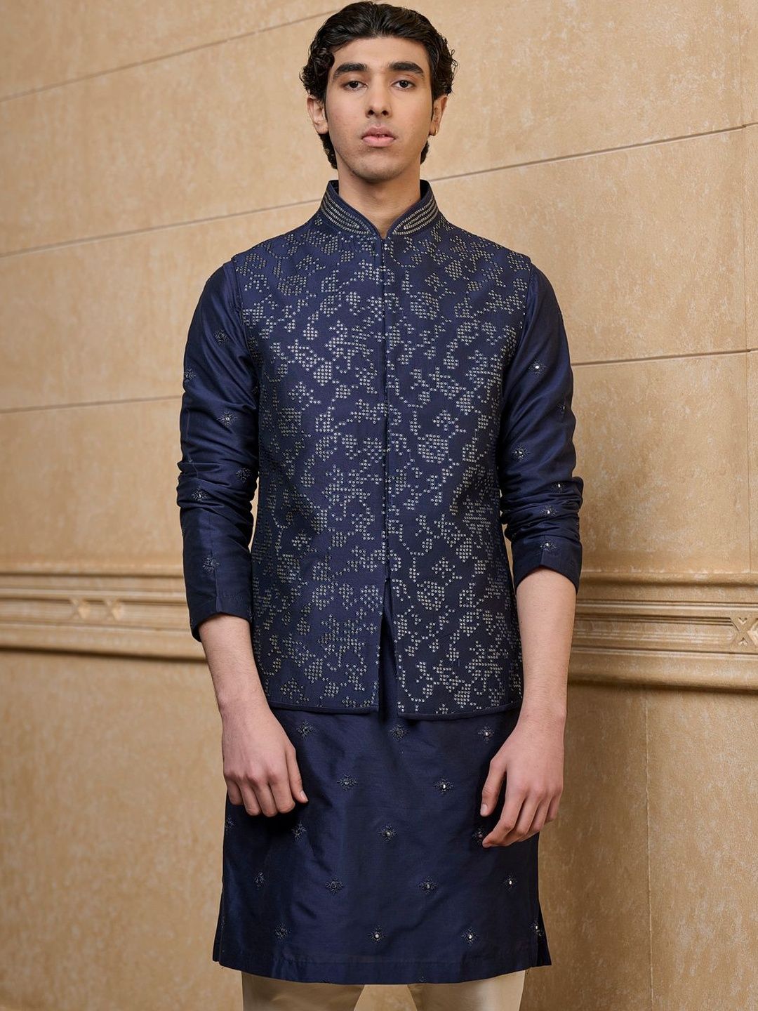 Tasva Embroidered Woven Bundi