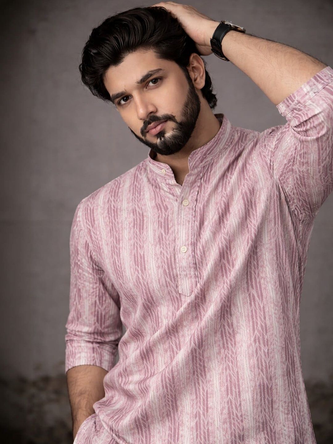 Rawayi Men Thread Work Kurta