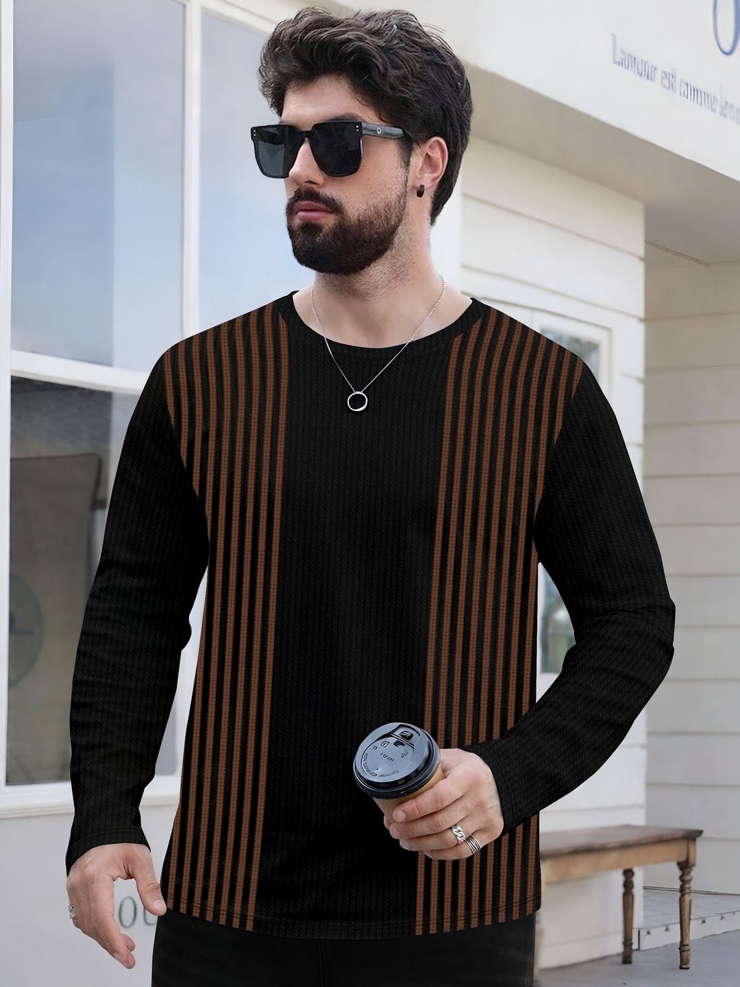 KAJARU Men Colourblocked T-shirt
