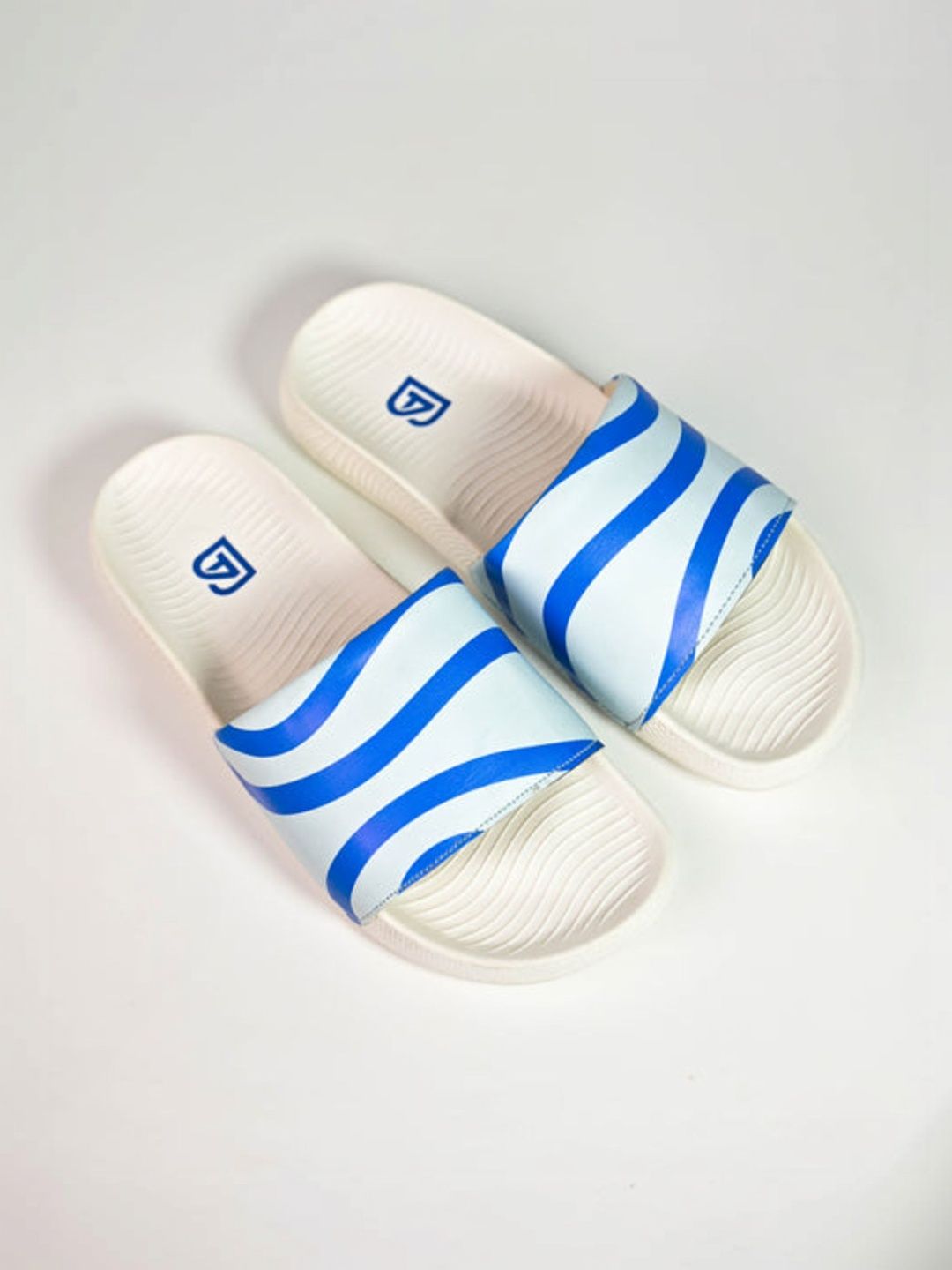 belaire lifestyle Men Striped Sliders