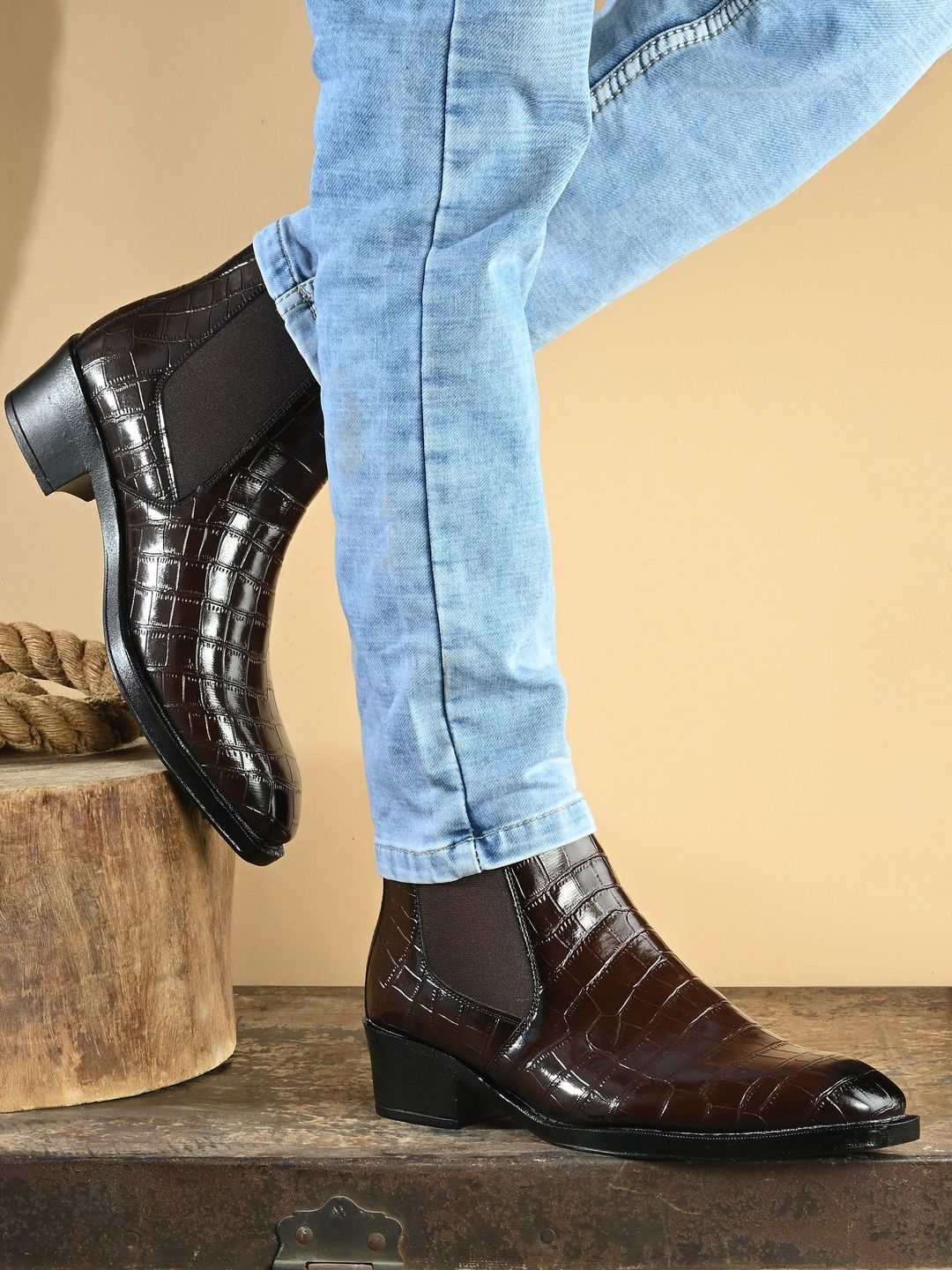 FAV SHOES Men Textured Leather Core