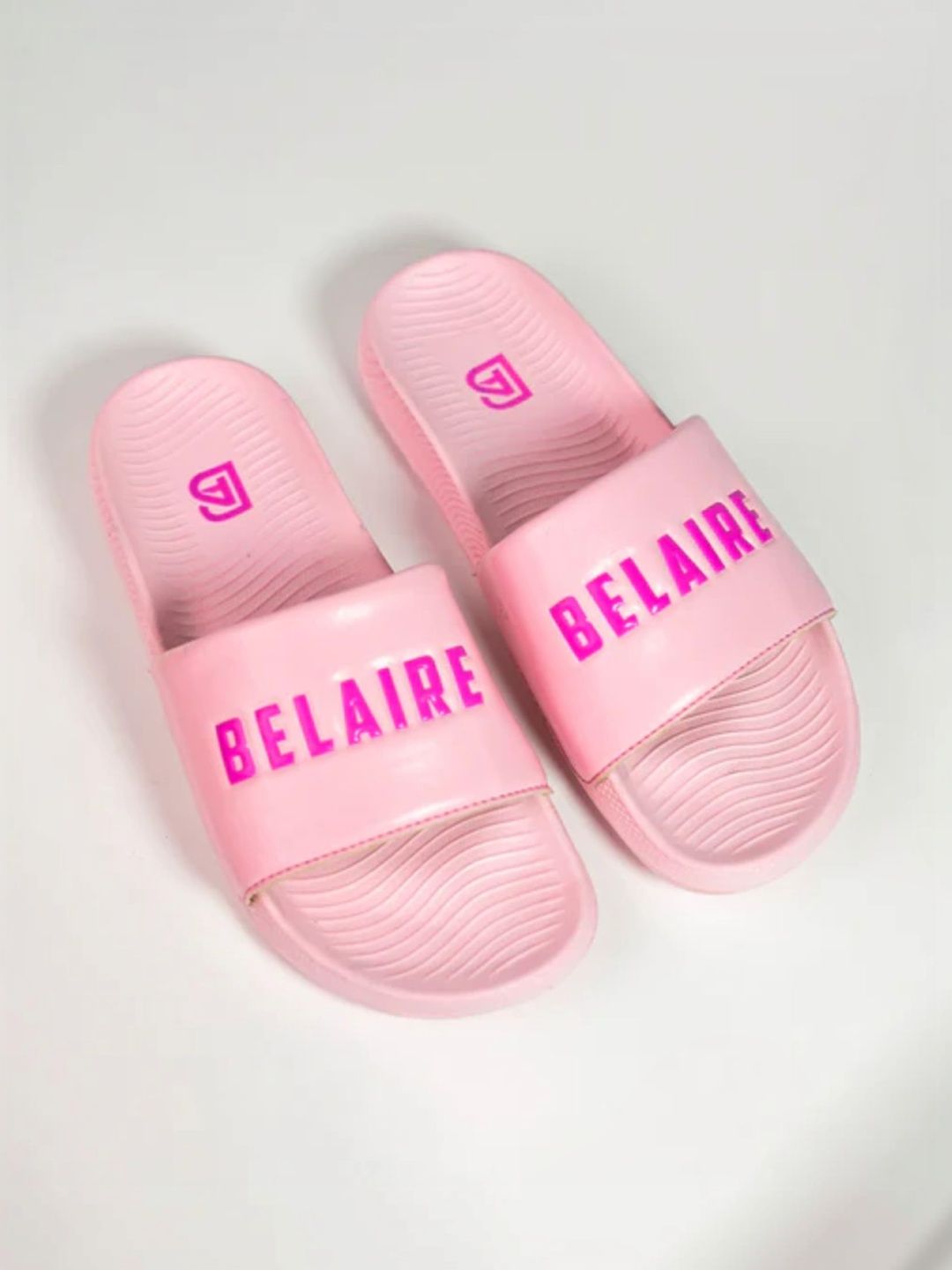 belaire lifestyle Men Printed Sliders