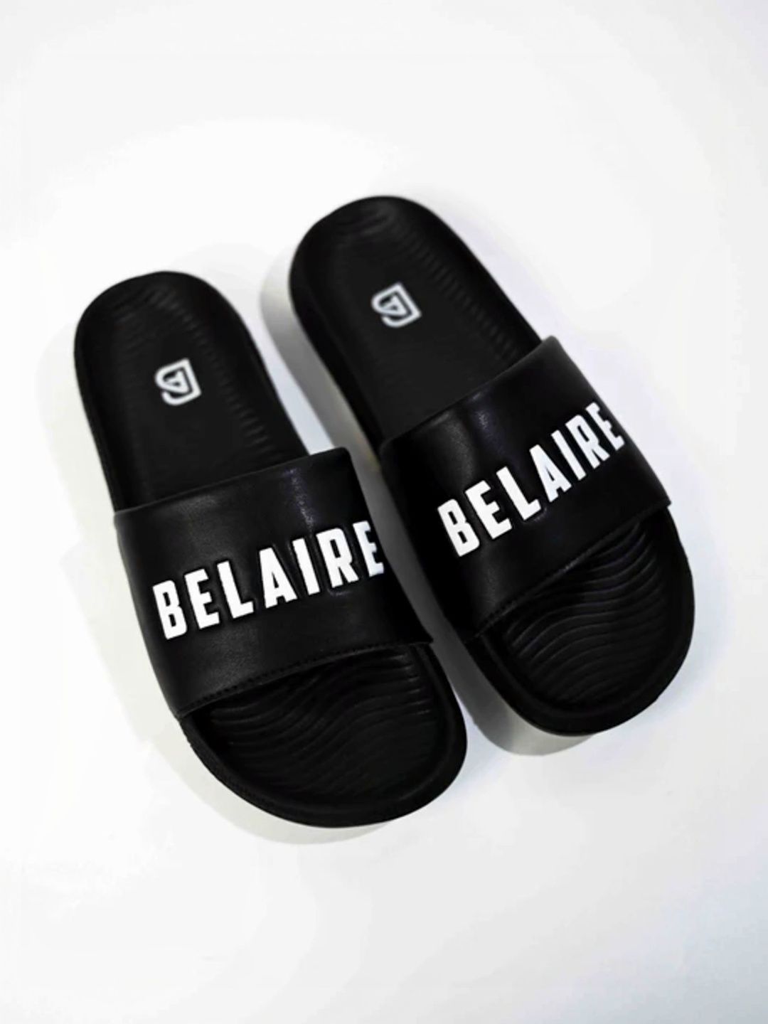belaire lifestyle Men Printed Sliders