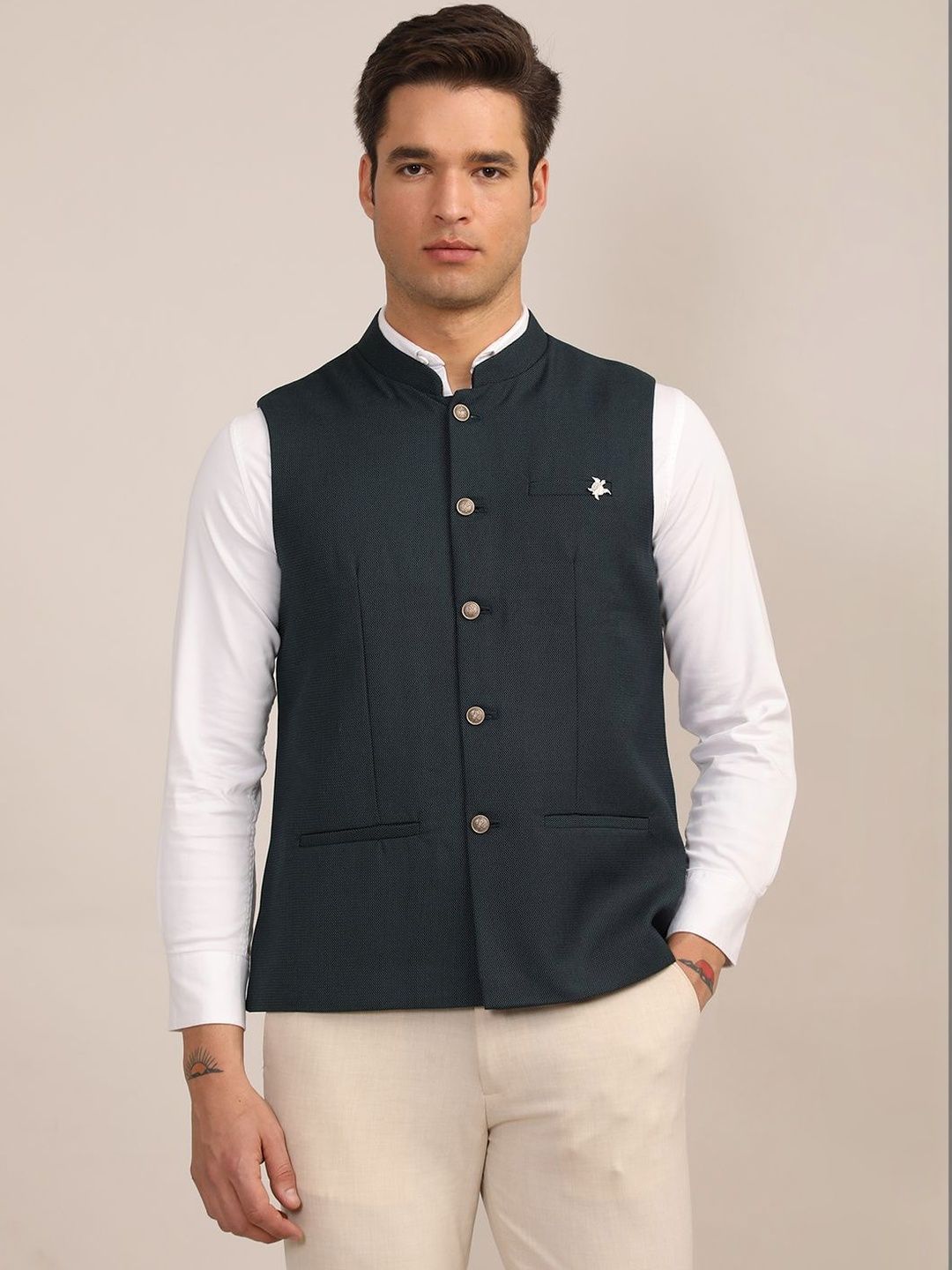 Turtle Woven Design Mandarin Collar Sleeveless Nehru Jacket