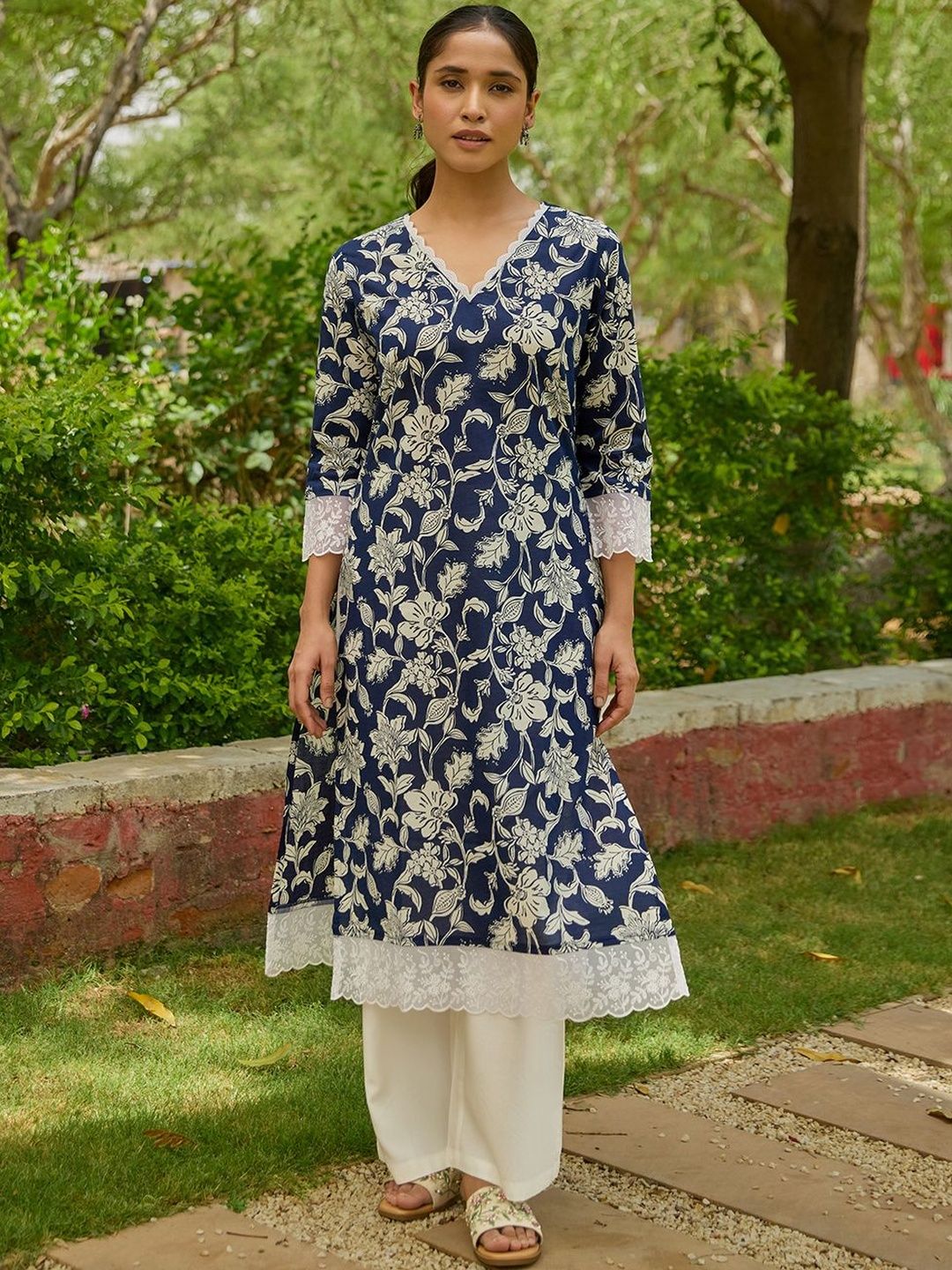 anayna Women Ethnic Motifs Printed Thread Work Kurta