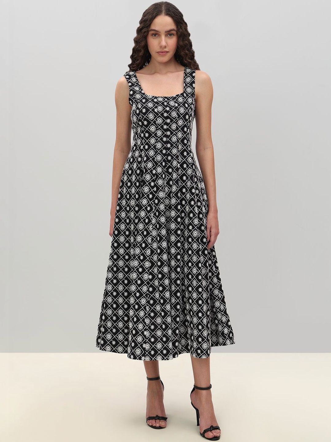Floral Print A-Line Midi Dress Vero Moda Floral Print A-Line Midi Dress
