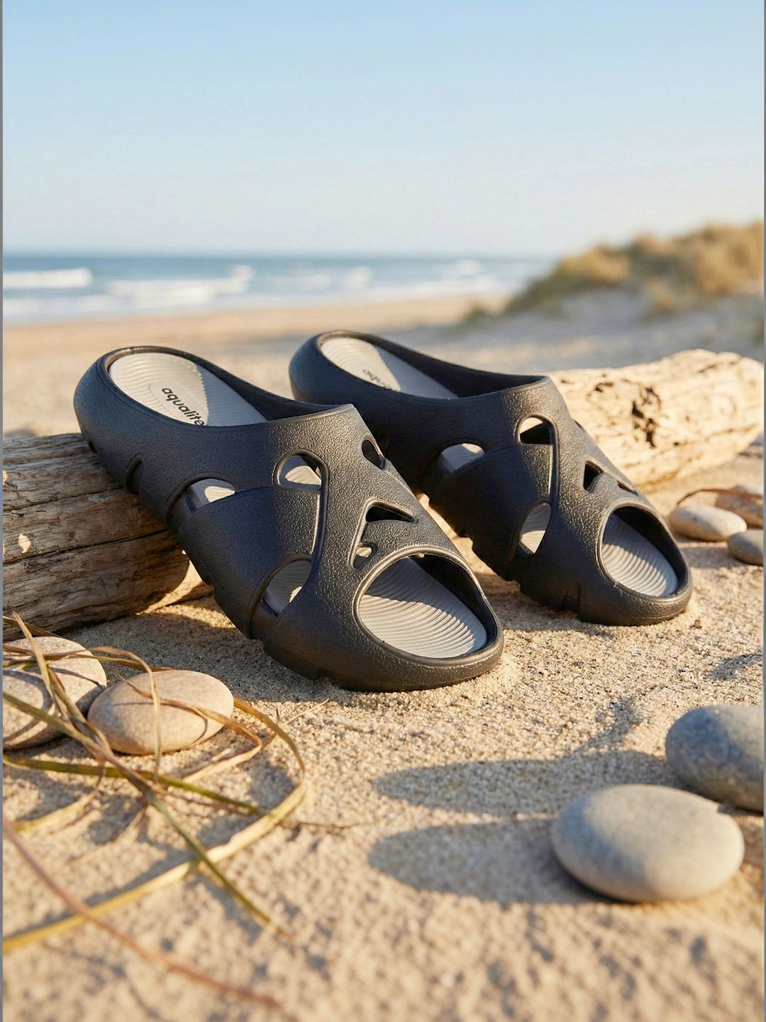 Aqualite Men Sliders
