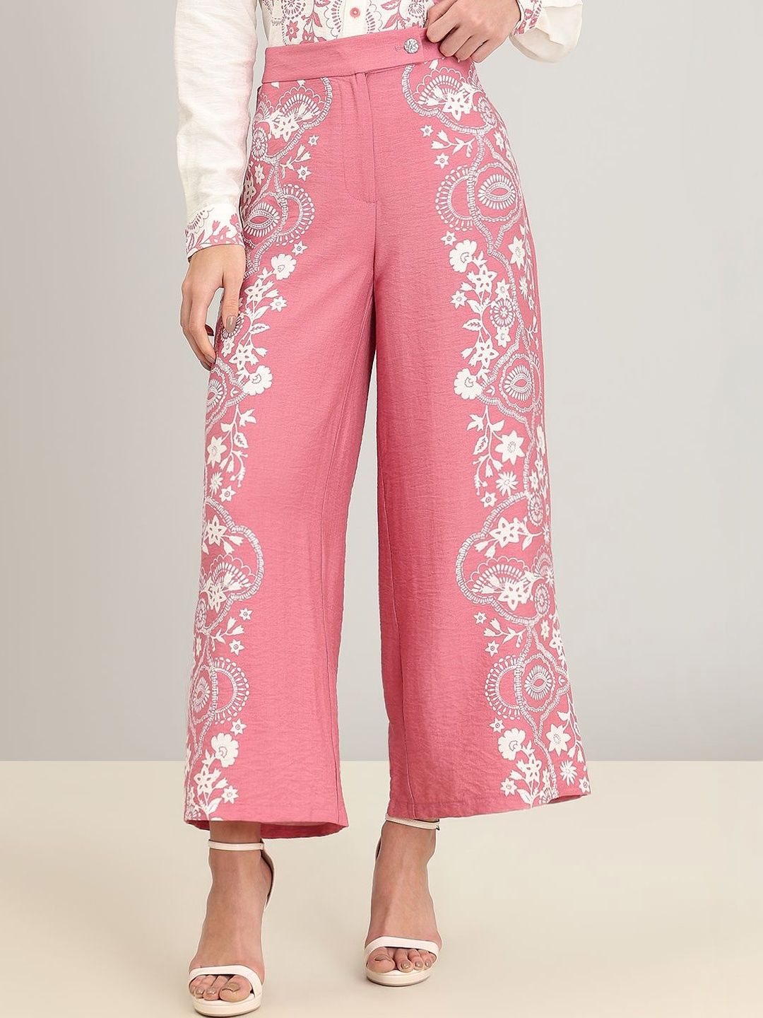 Women High-Rise Trousers Vero Moda Women Floral Printed High-Rise Trousers