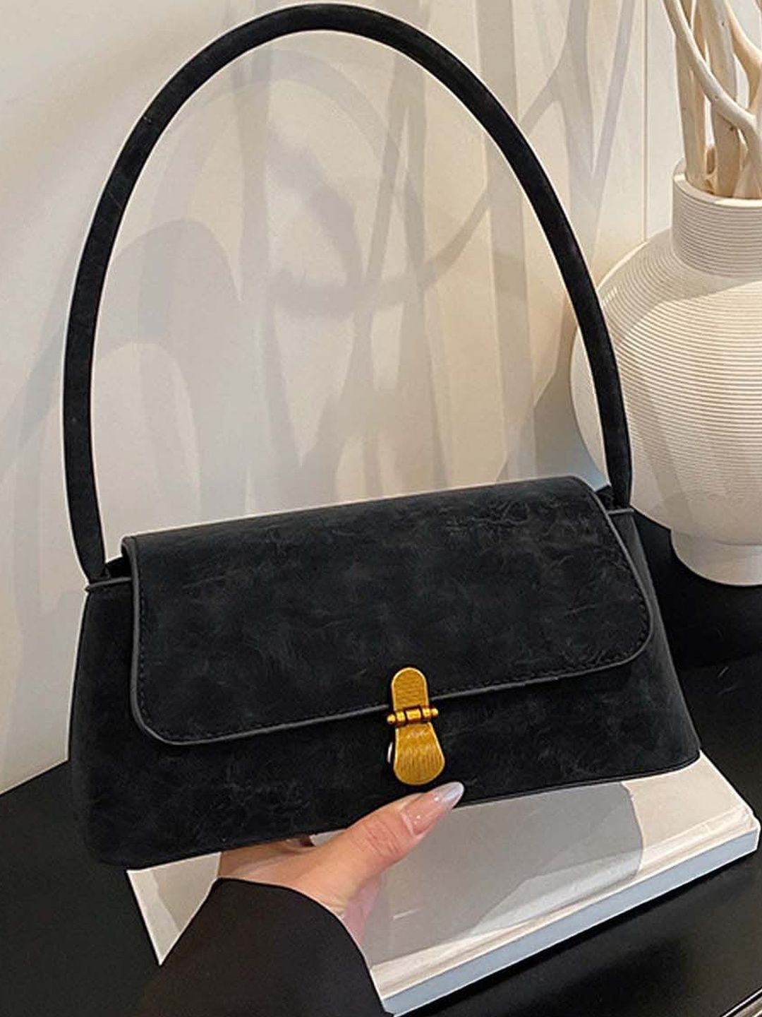 Lara Karen Shoulder Bag