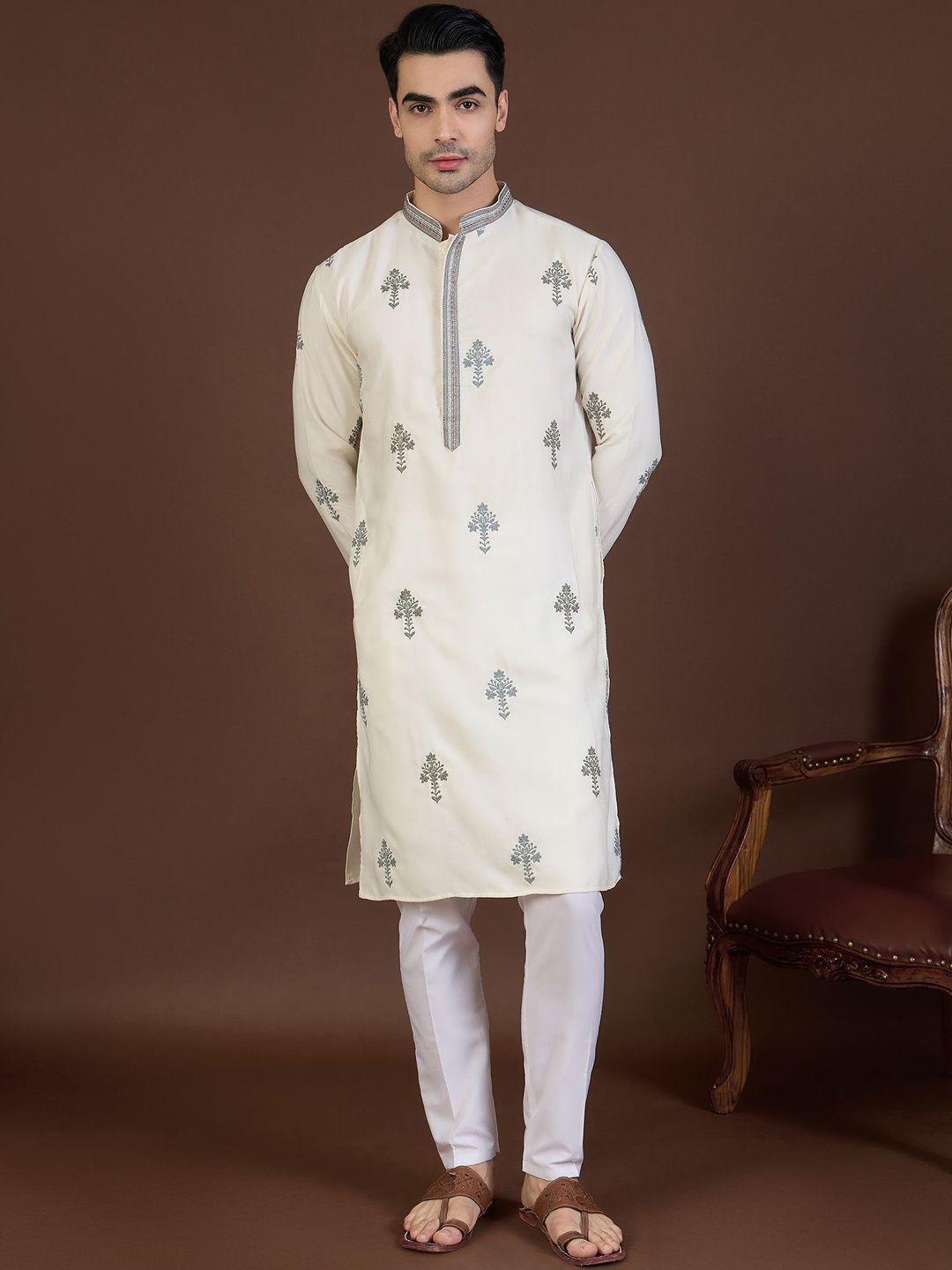 House of Pataudi Embroidered Mandarin Collar Knee Length Straight Kurtas